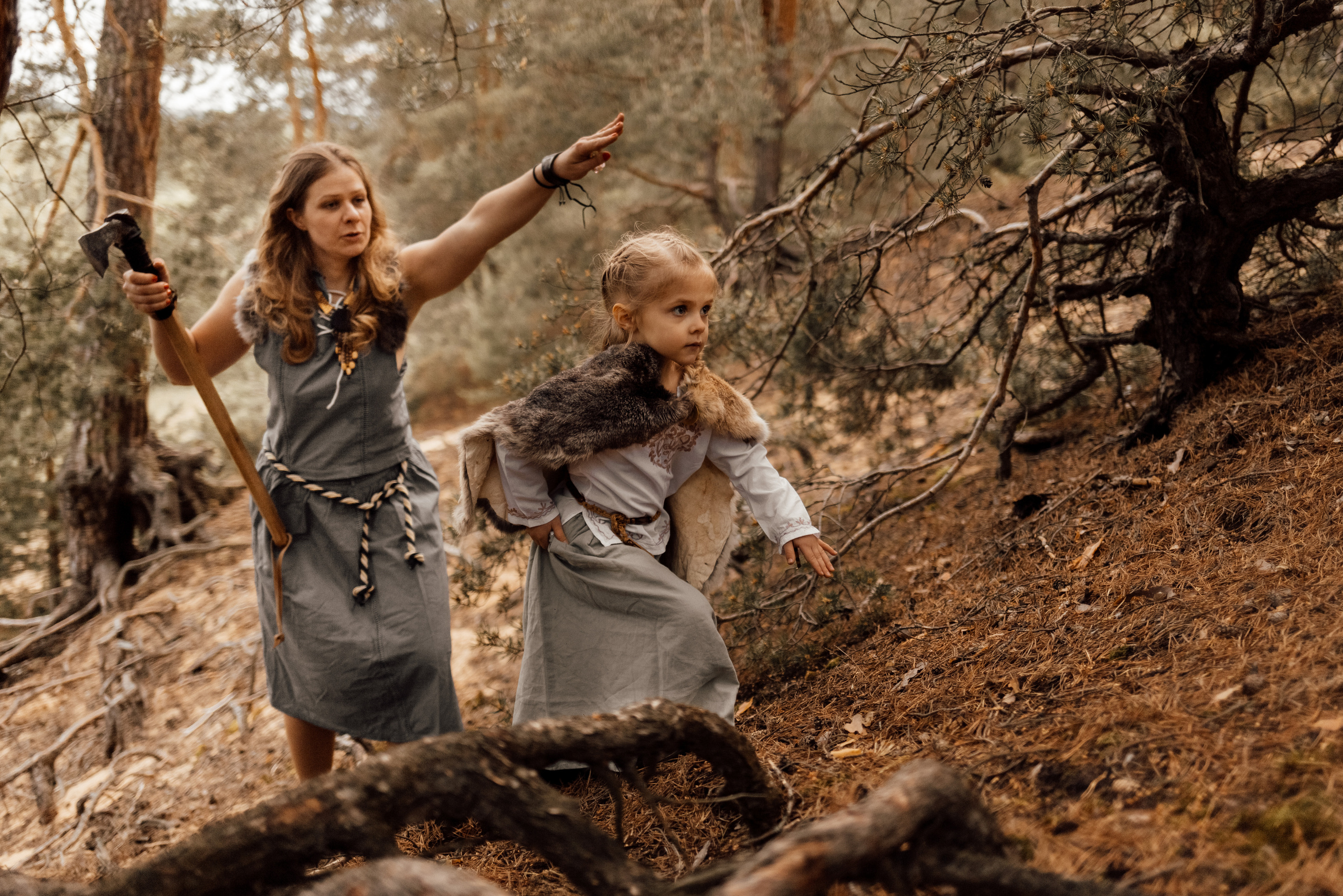 vikings viking Семейная фотосессия в стиле викинги. Ночная фотосессия с дымом и огнем.