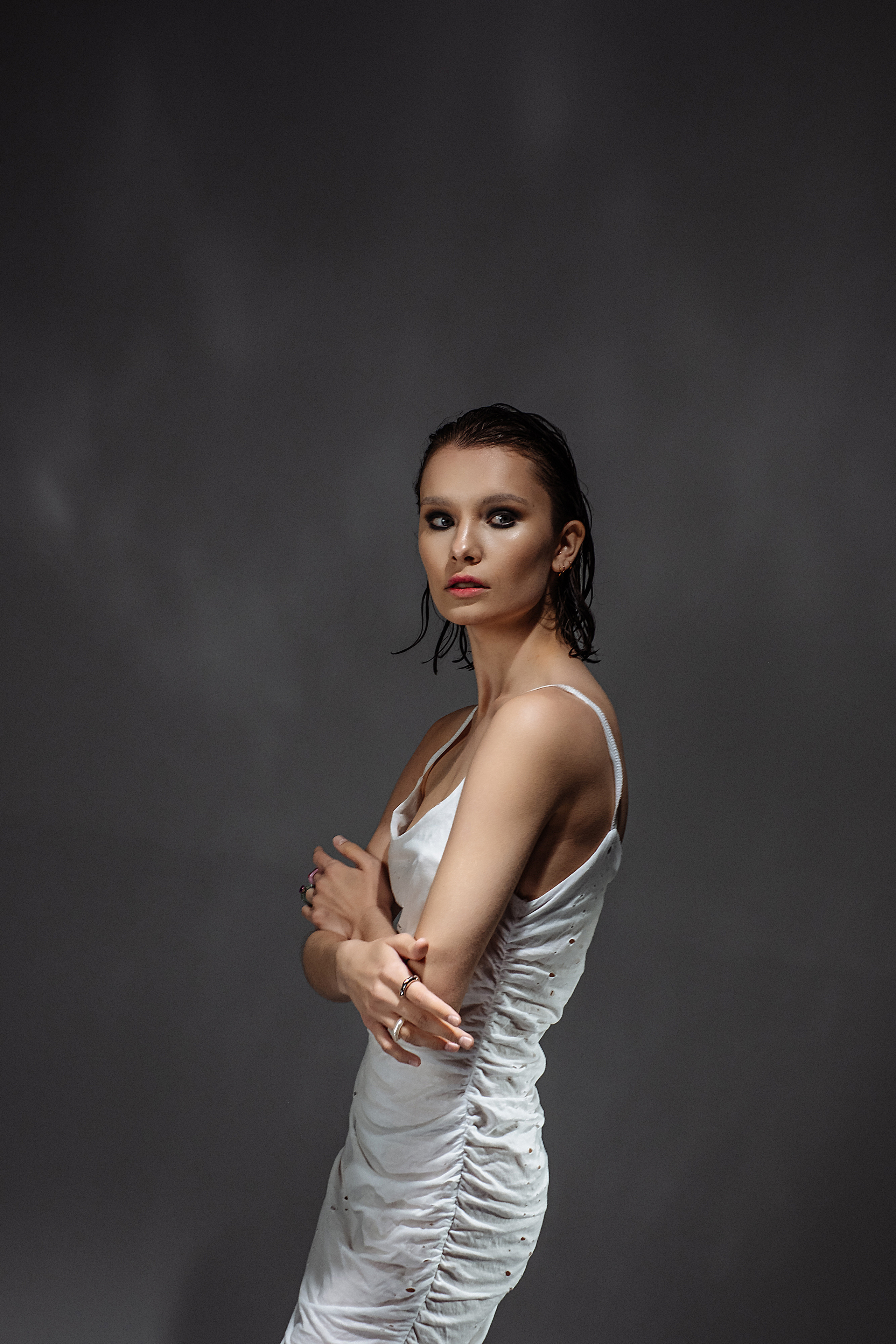 В студии. Не смотри на других, смотри внутрь себя