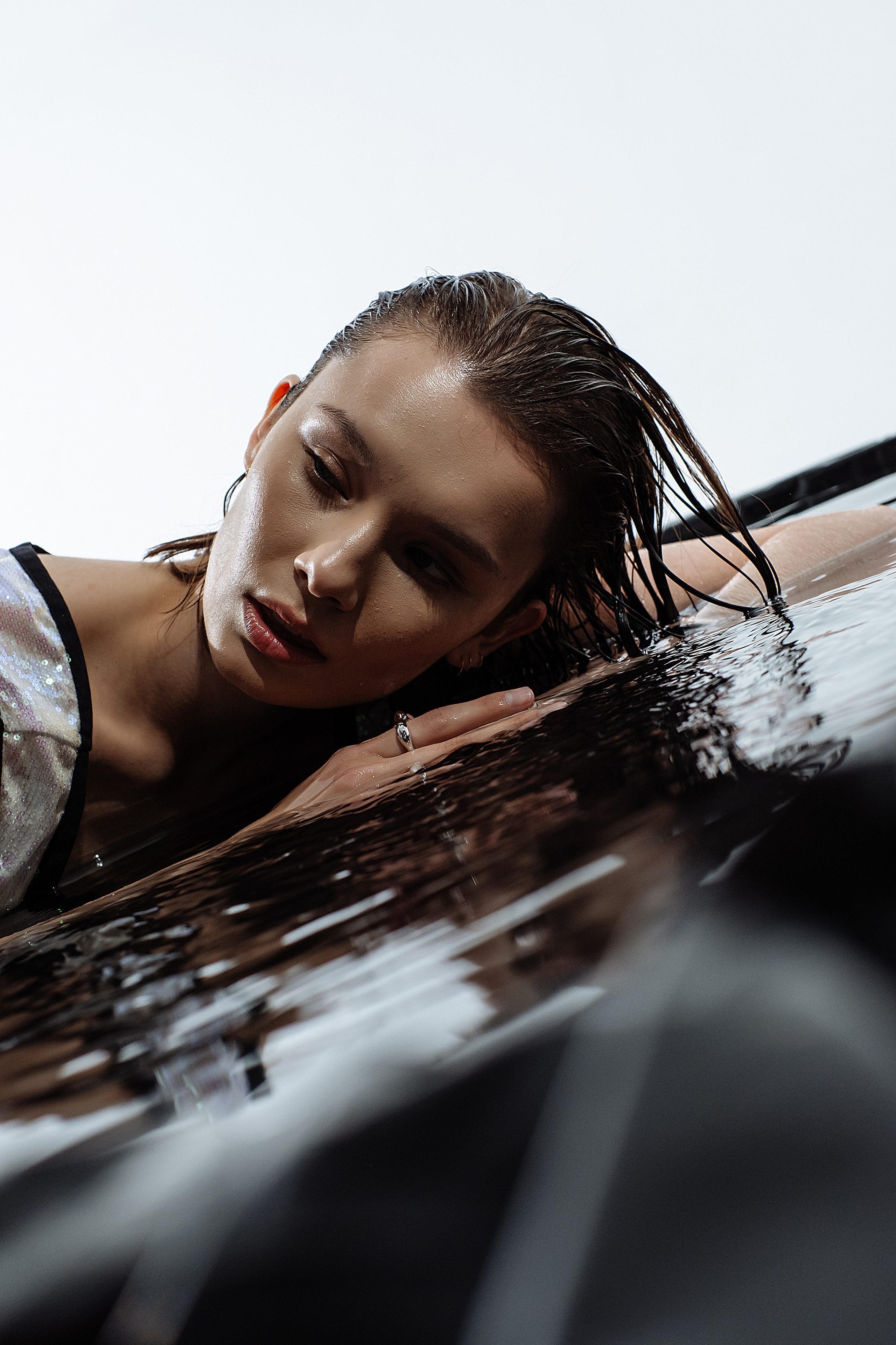 В студии. Не смотри на других, смотри внутрь себя