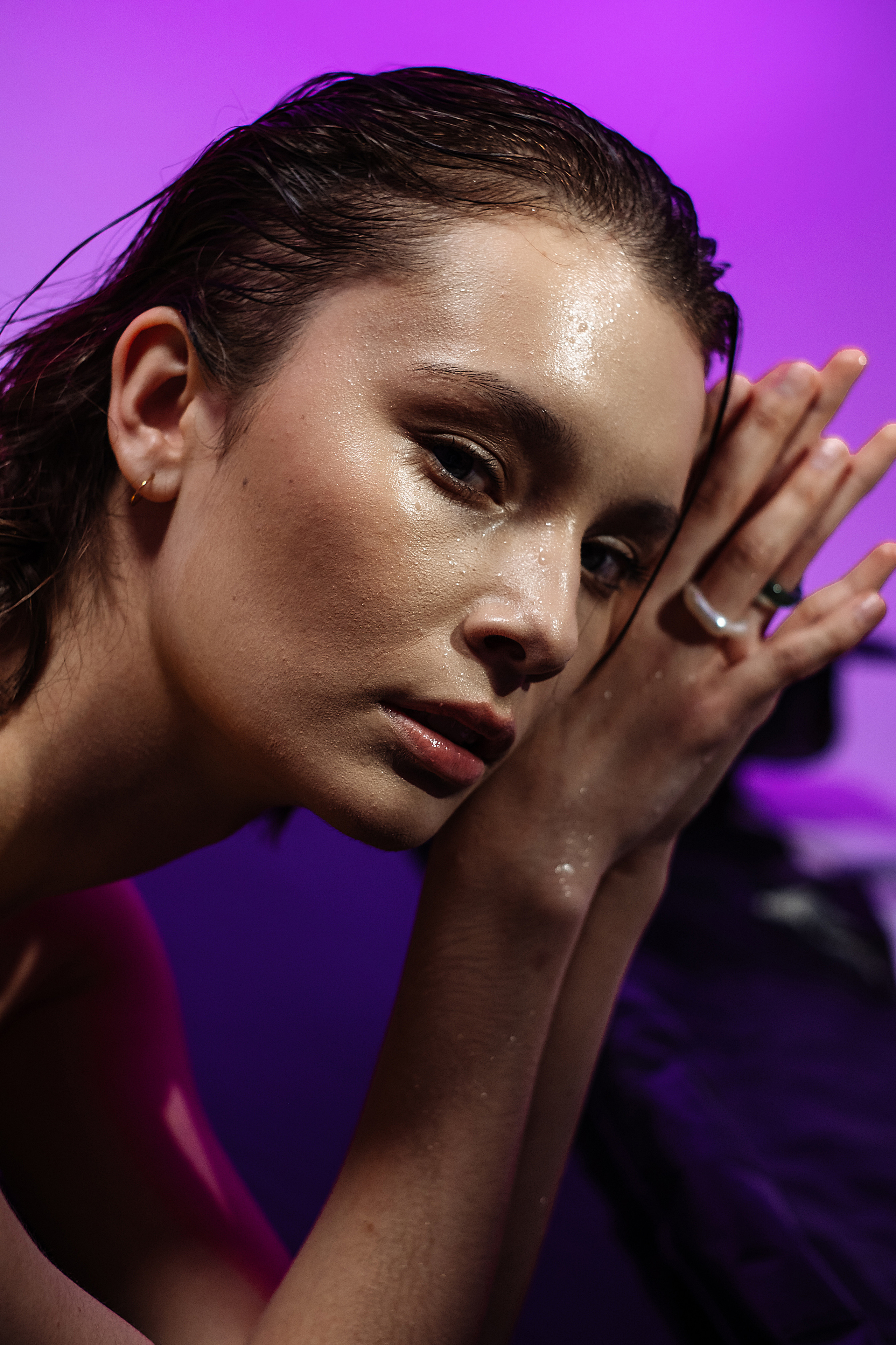 В студии. Не смотри на других, смотри внутрь себя