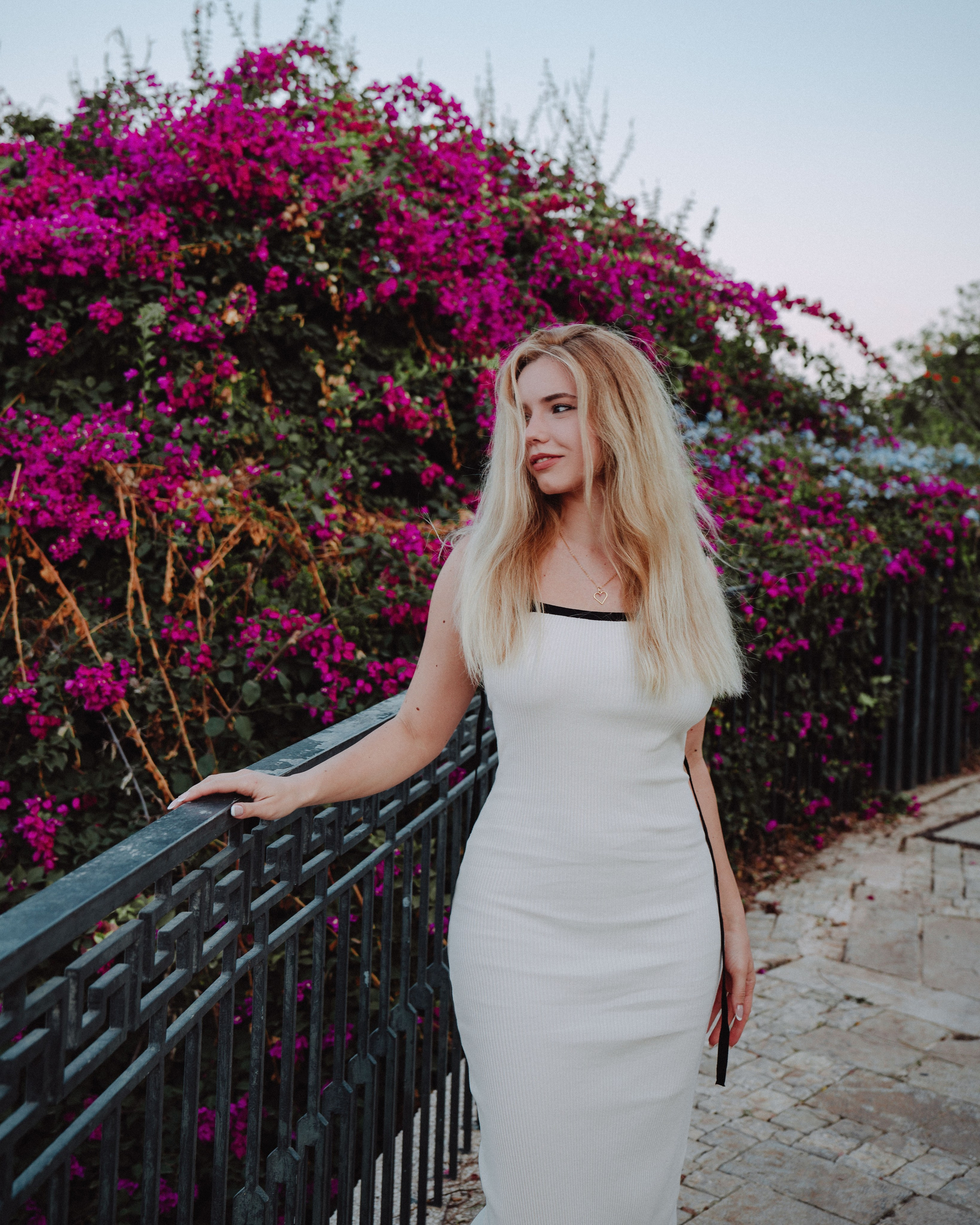 В цветущем саду. Портретный и свадебный фотограф в Москве Финкельштенй Анна