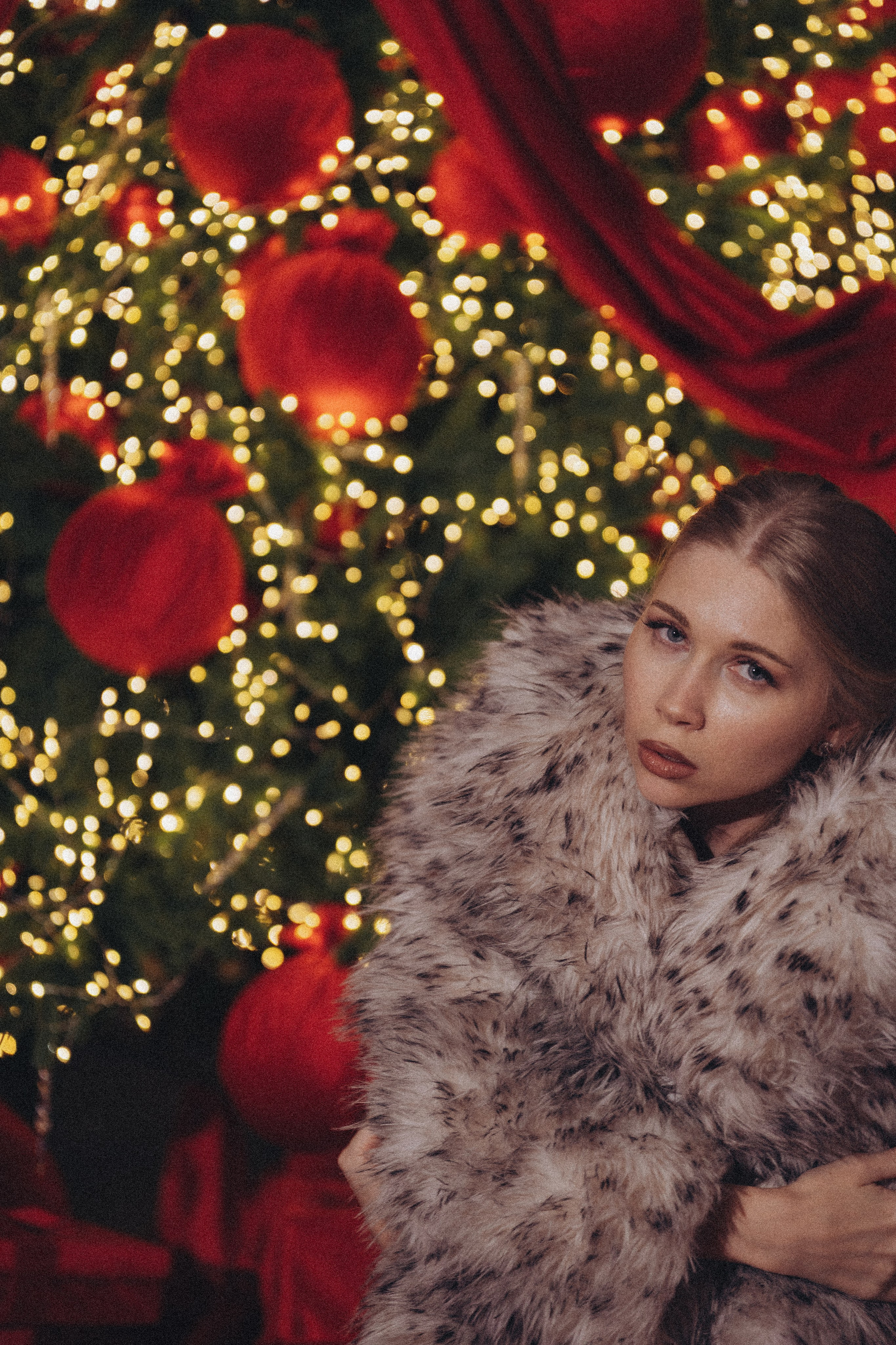 ФОТОСЕССИЯ К НОВОМУ ГОДУ В СТУДИИ С ЕЛОЧКОЙ КРАСИВЫЙ ОБРАЗ. Профессиональный фотограф, Санкт-Петербург — Виктория Богомолова