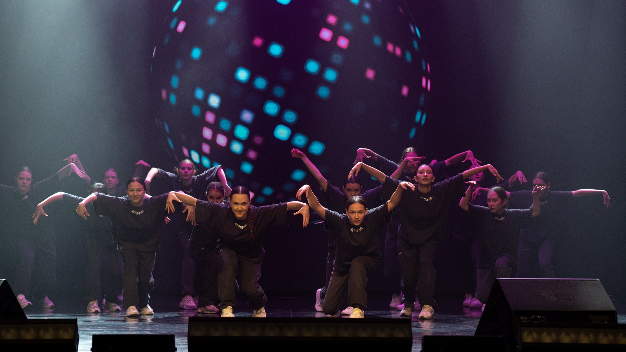 Отчетный концерт студии танца ARTIDANCE. Репортажный фотограф в Казани Павел Серпокрылов