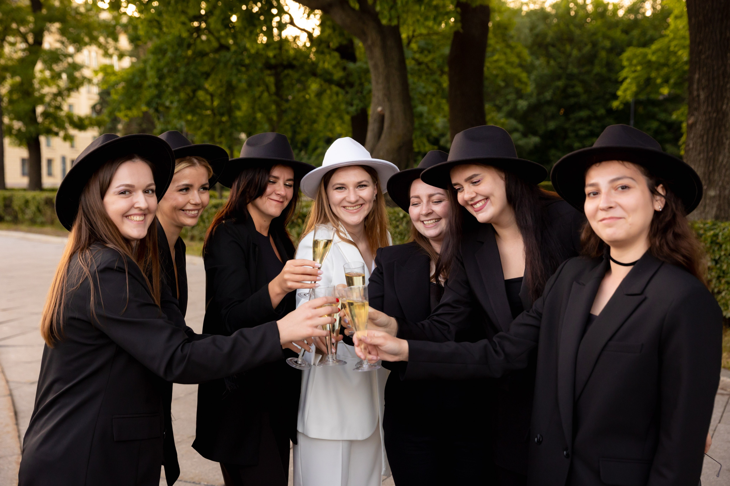 Фотограф на девичник в Санкт-Петербурге. Фотограф на праздник, корпоратив, День Рождения и Юбилей в г. Санкт-Петербурге Алексей Анкушев