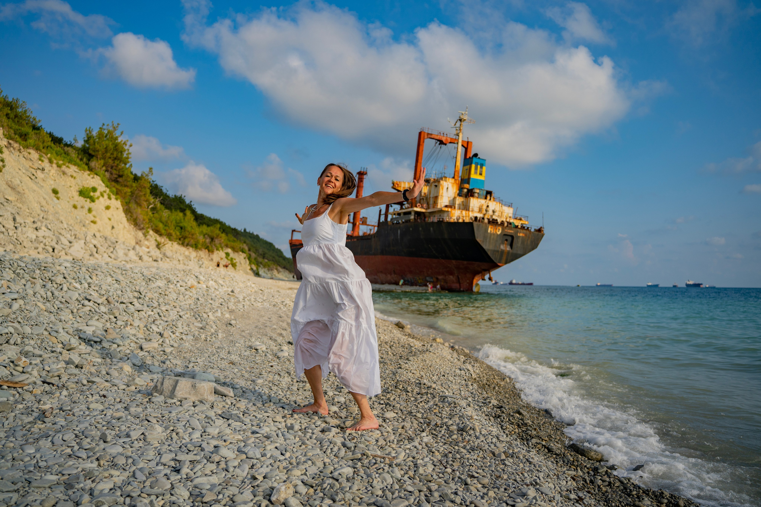 Фотосессия-поход к сухогрузу Рио. Семейный и детский фотограф Екатерина Черняева. Снимаю портреты, love story, фотопрогулки, работаю на улице, в кафе, студии, дома у клиента