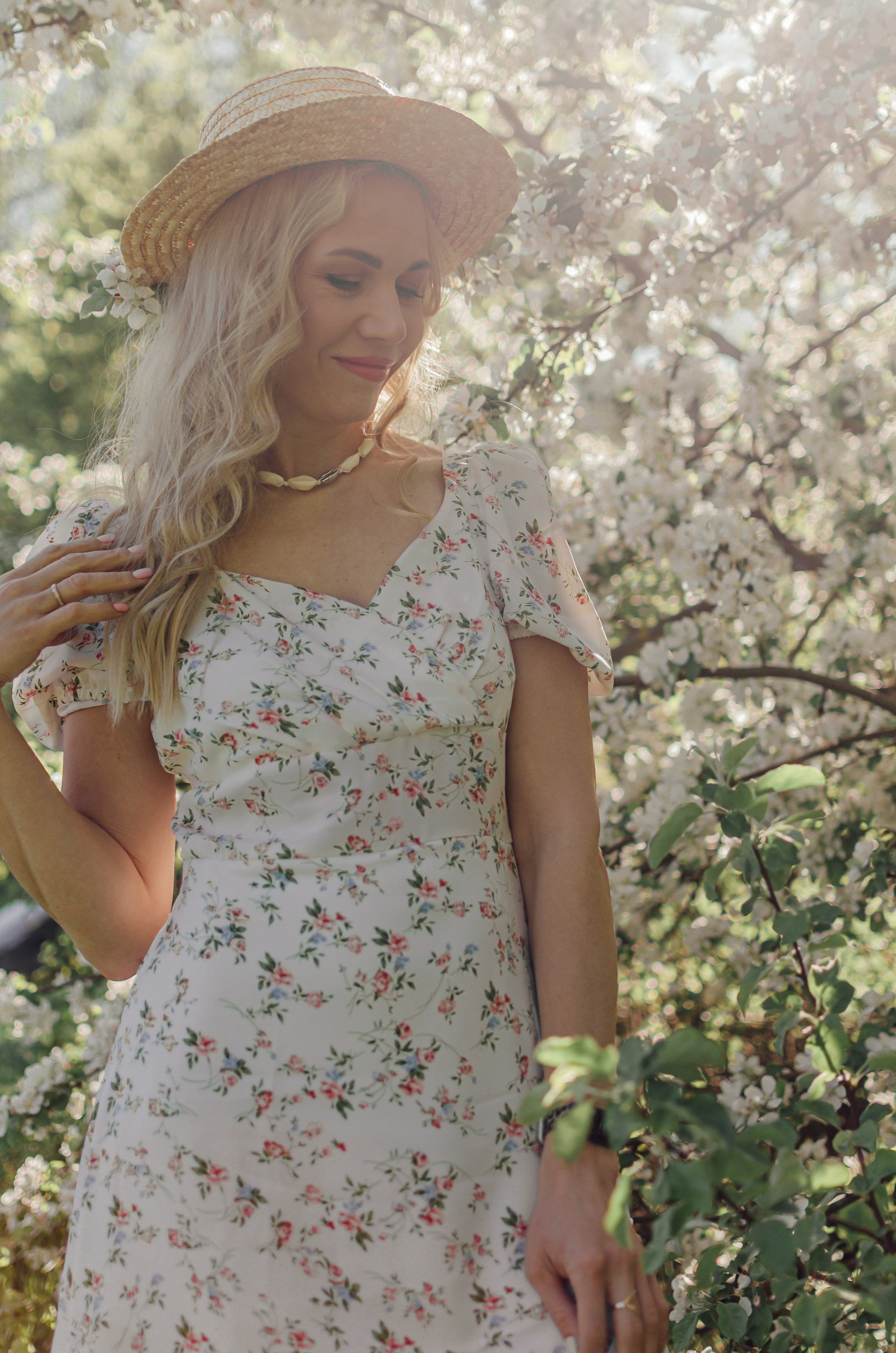 Фотосессия в цветении Сергиева Посада. Свадебный фотограф в Сергиевом Посаде недорого Ольга Гузанова