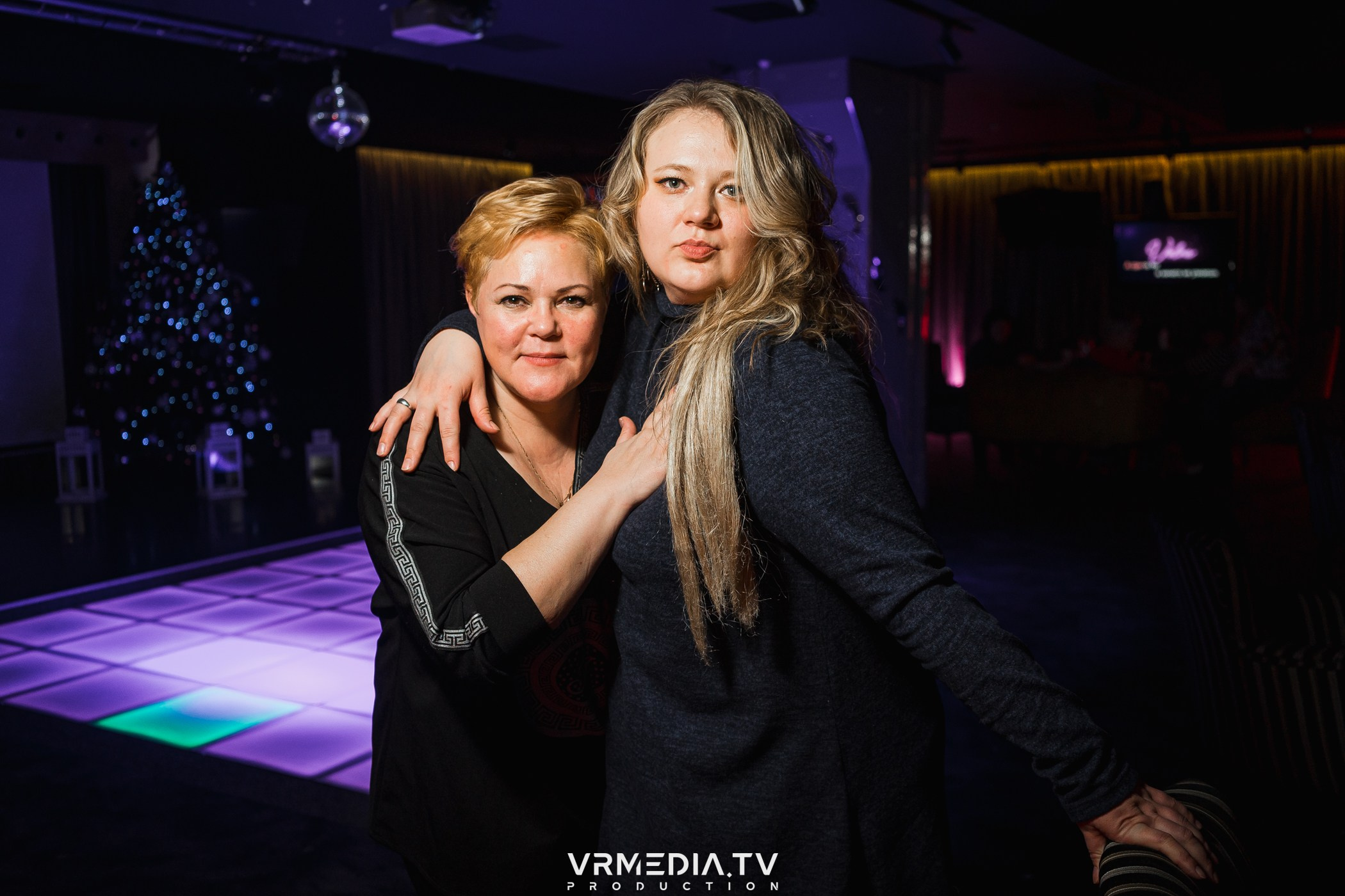 НОВОГОДНЯЯ РАЗМИНКА в караоке-баре «Volna»