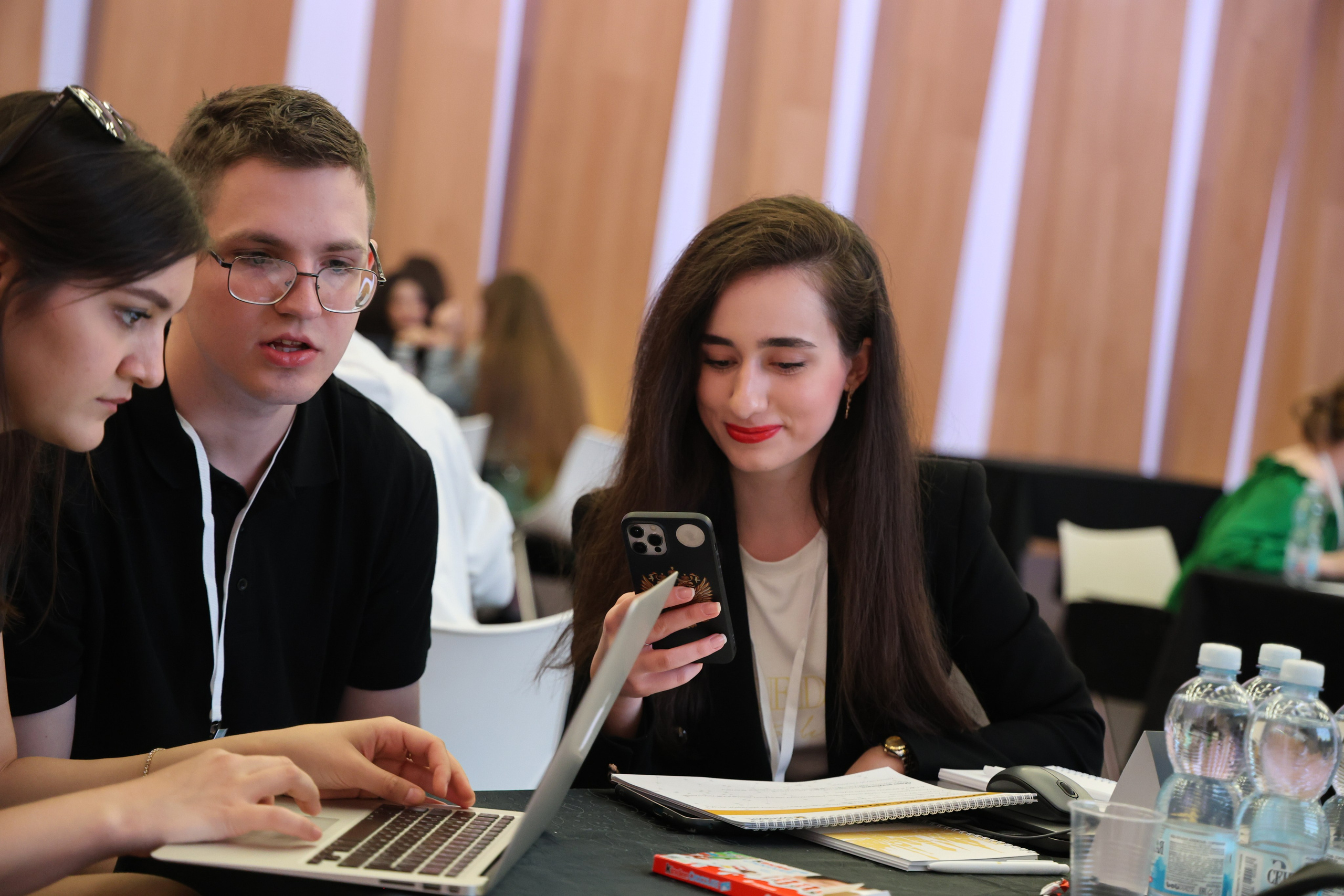 «LeaderUp» Case-championship. Aleksandr Rasskazchikov — Photographer