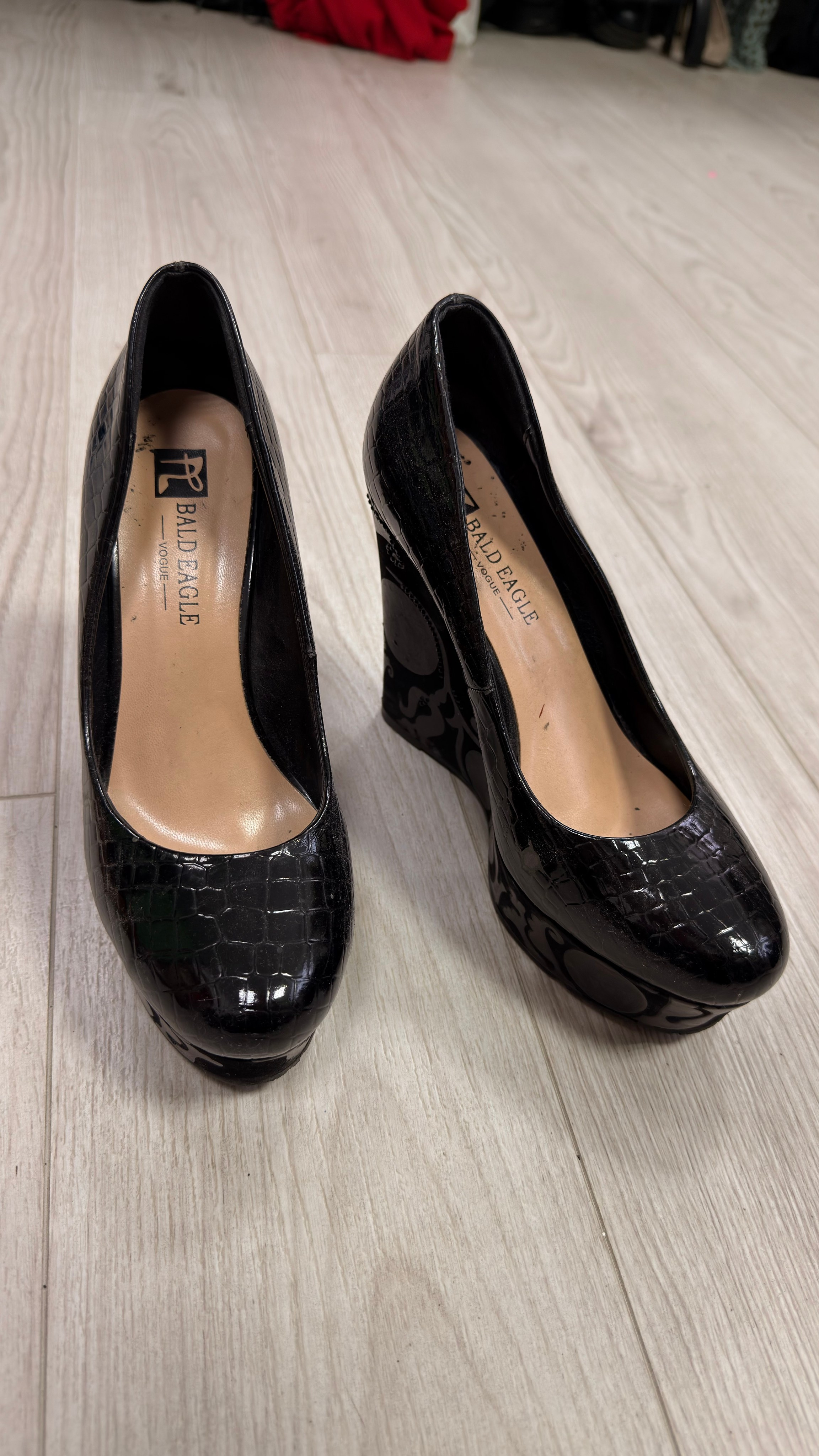 Туфли в аренду. Аренда костюмов, платьев и реквизита для фотосессий на Камчатке