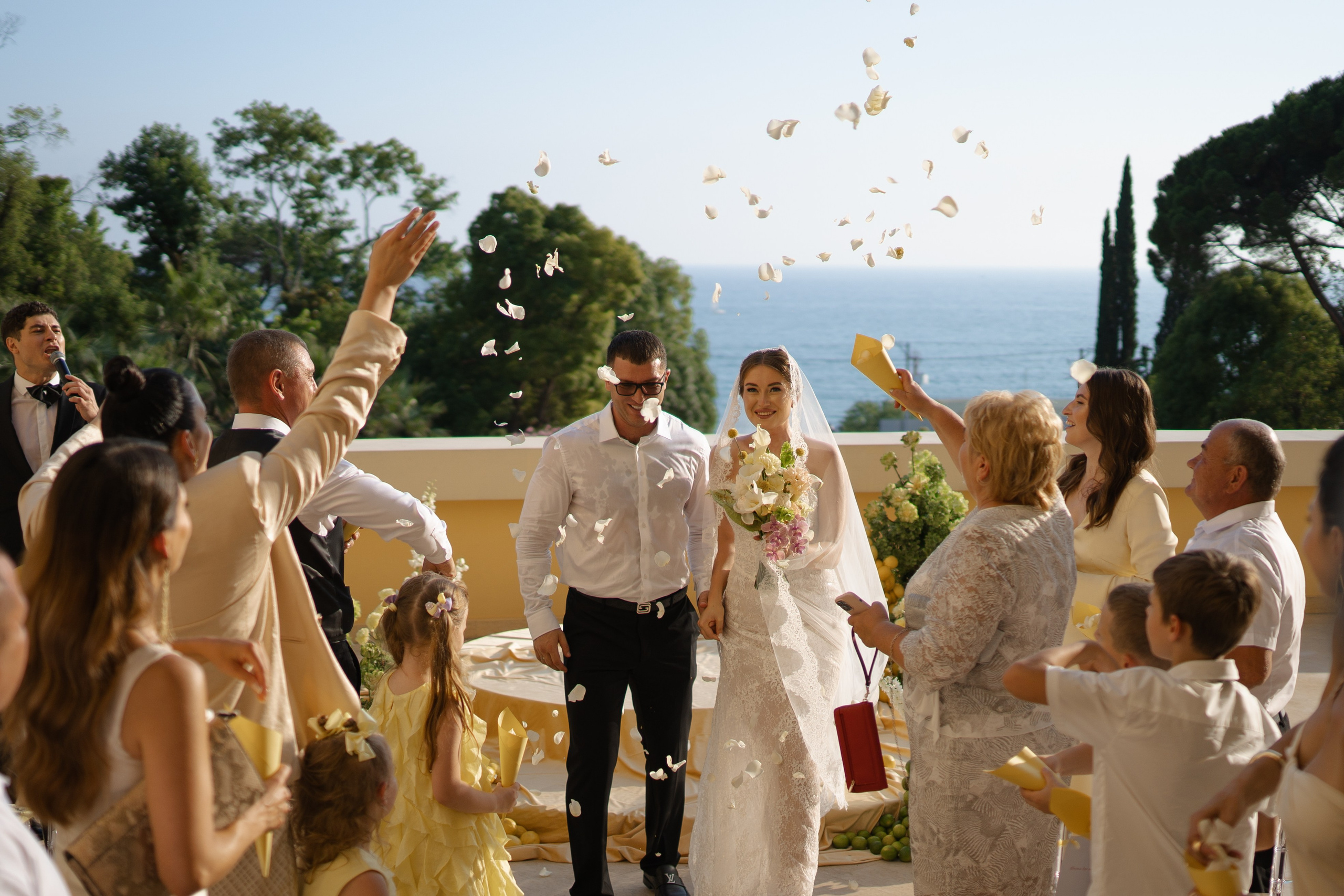 Свадебная прогулка. Фотограф Виолетта Матевосян