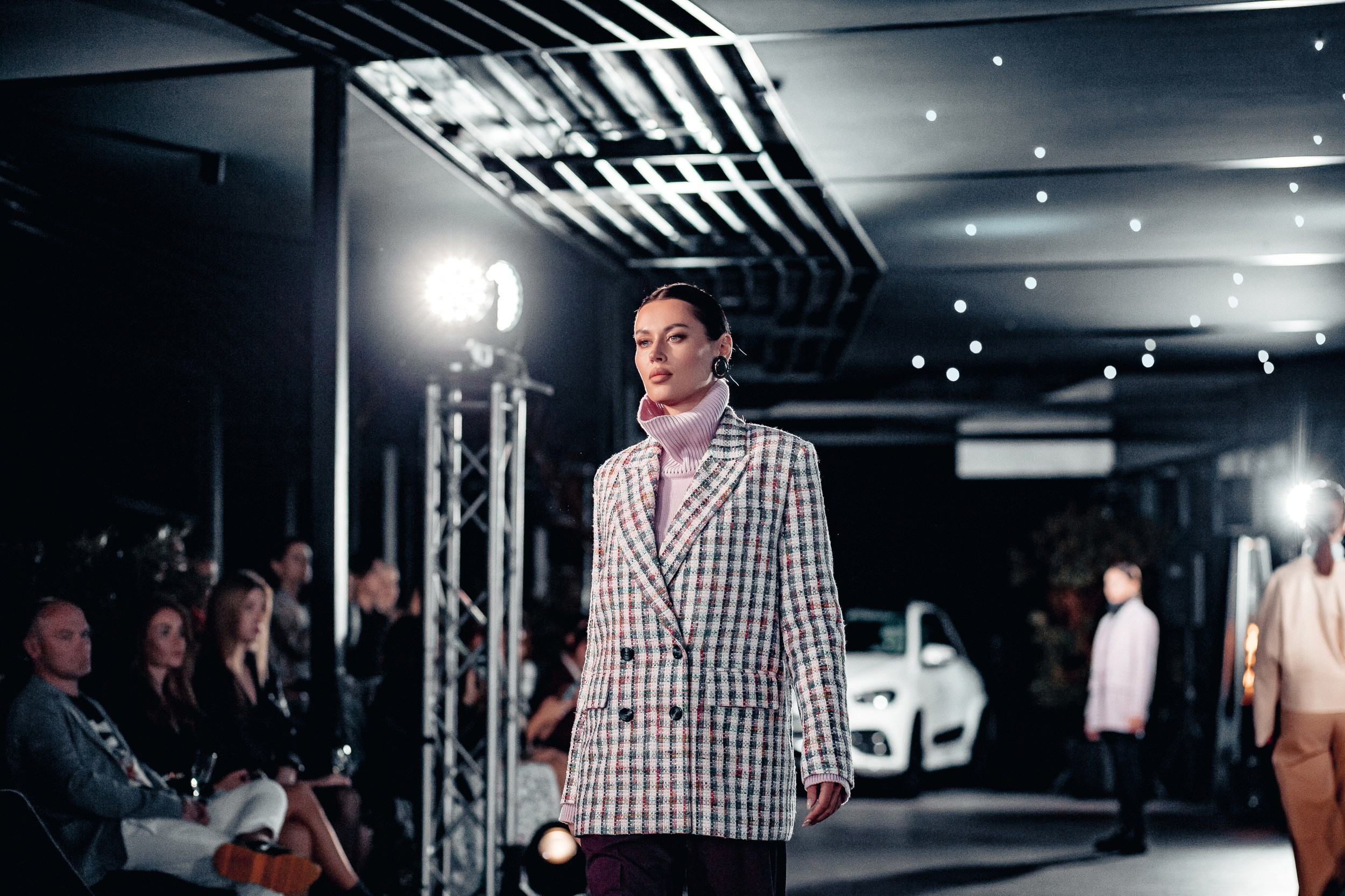 Закрытый показ дизайнера Ansel в рамках осеннего сезона…. RetroChic Фото