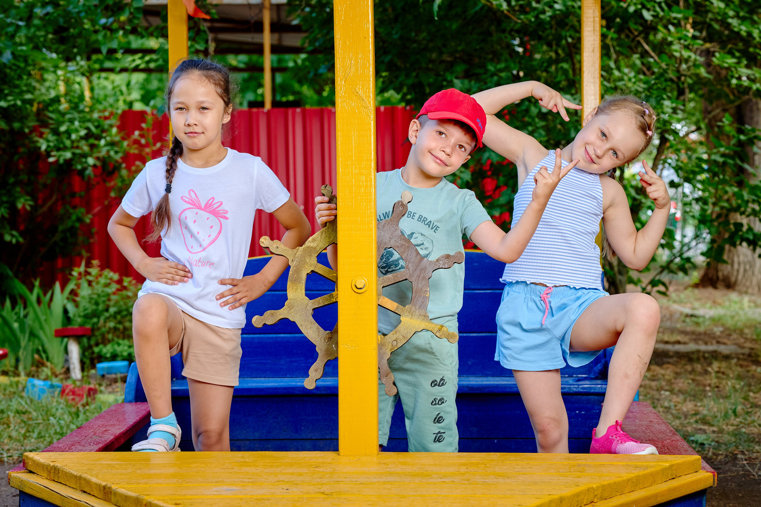 Пример летней съемки в детском саду № 92 Старшая группа Радуга. Фотограф Выпускные альбомы Таганрог Сергей Коробченко