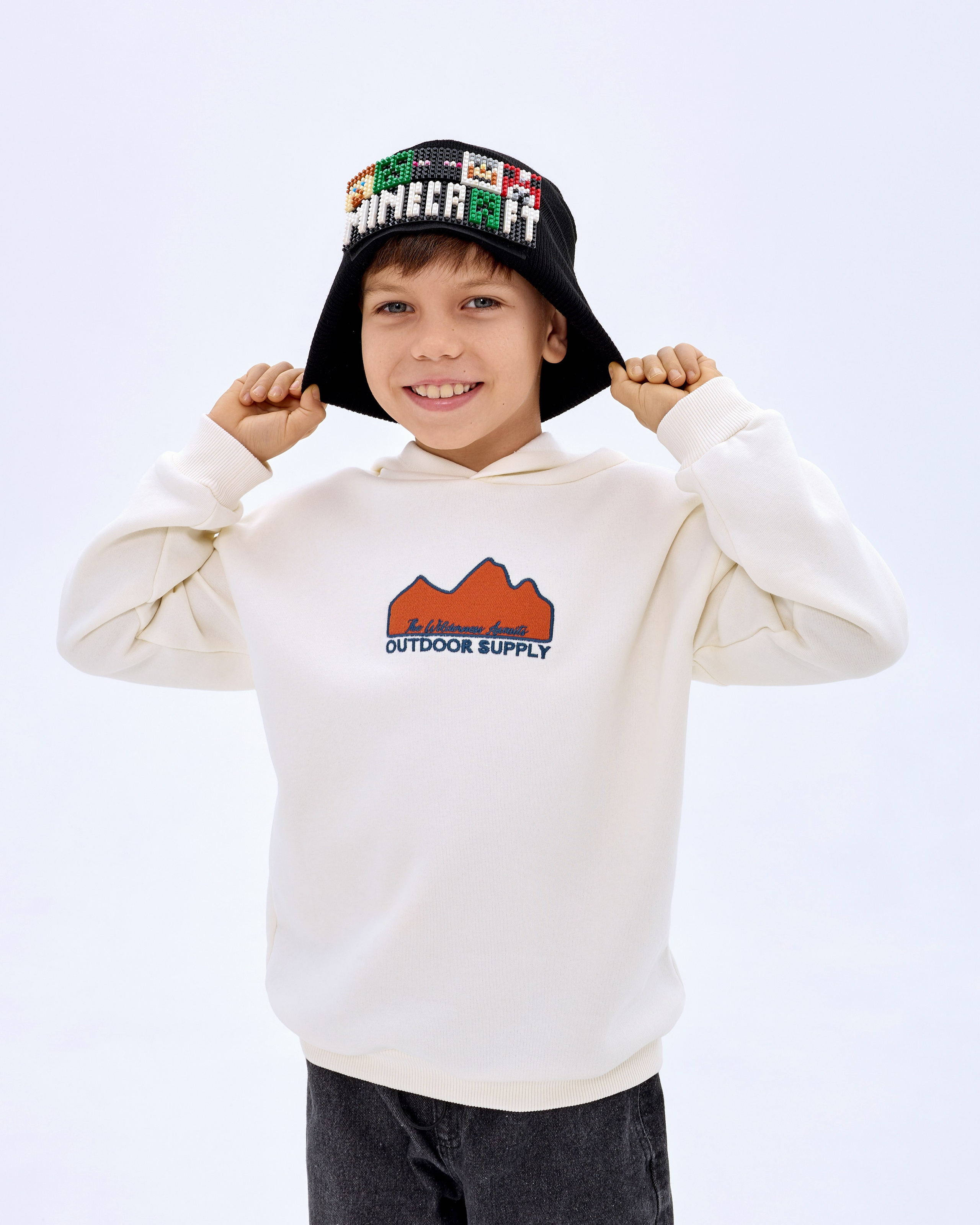 Фотосессия шапок для маркетплейсов. Фотограф Руслан Потапов в Краснодаре