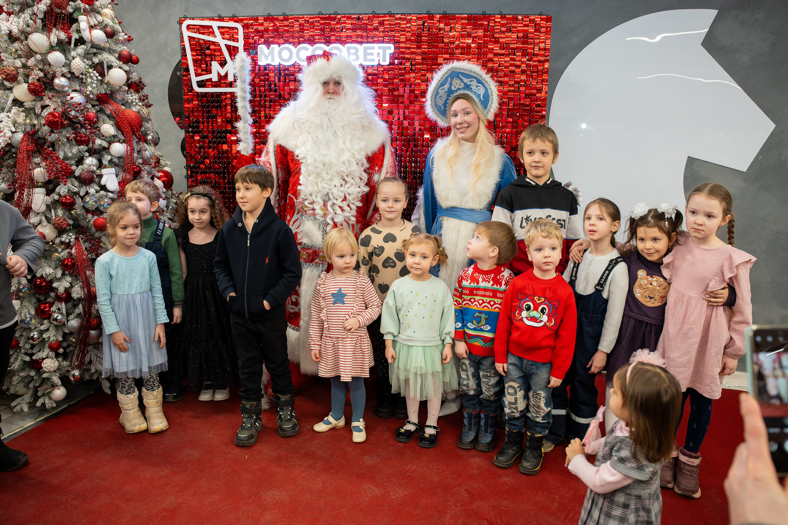 Съёмка новогодних праздников, елки для детей и родителей. «Студия DRONAVT`s» — видеосъёмка и фотография г. Москва