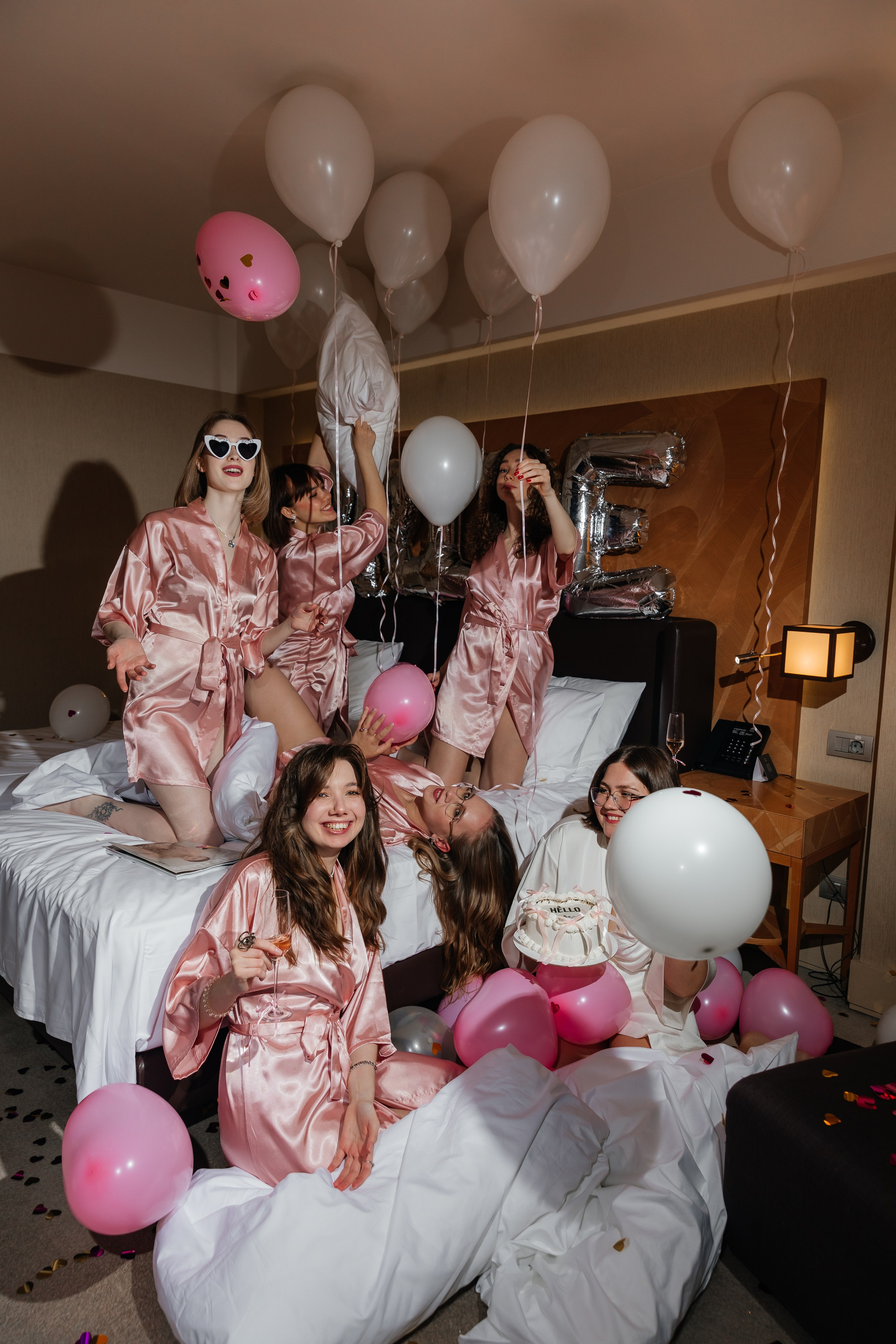 Девичник Crown Hotel. Семейный фотограф в Санкт-Петербурге Ева Маркова