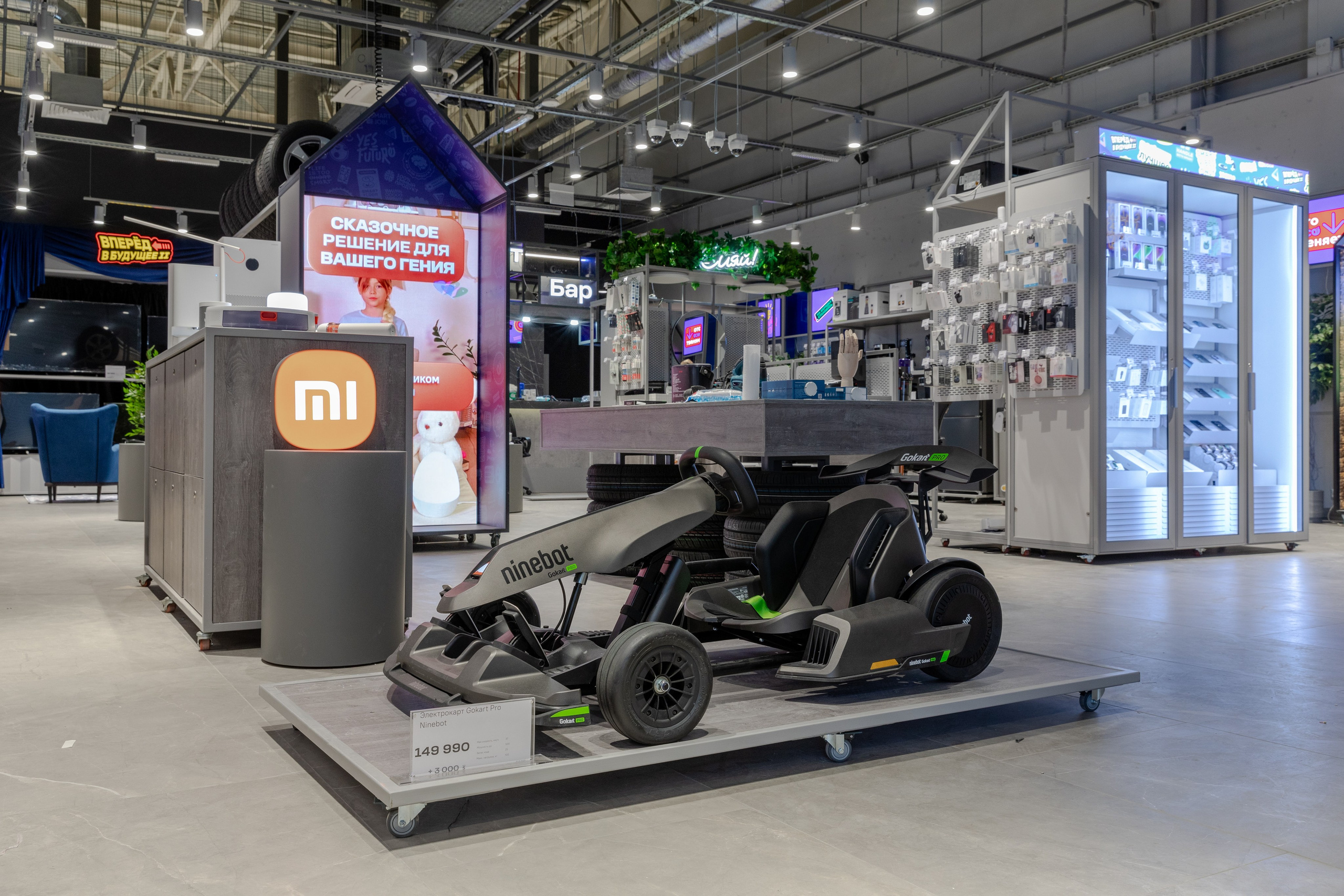 Интерьерная фотосъемка магазина ВСЁСМАРТ - магазин умных гаджетов. Интерьерный фотограф в Сочи Владислав Нагин