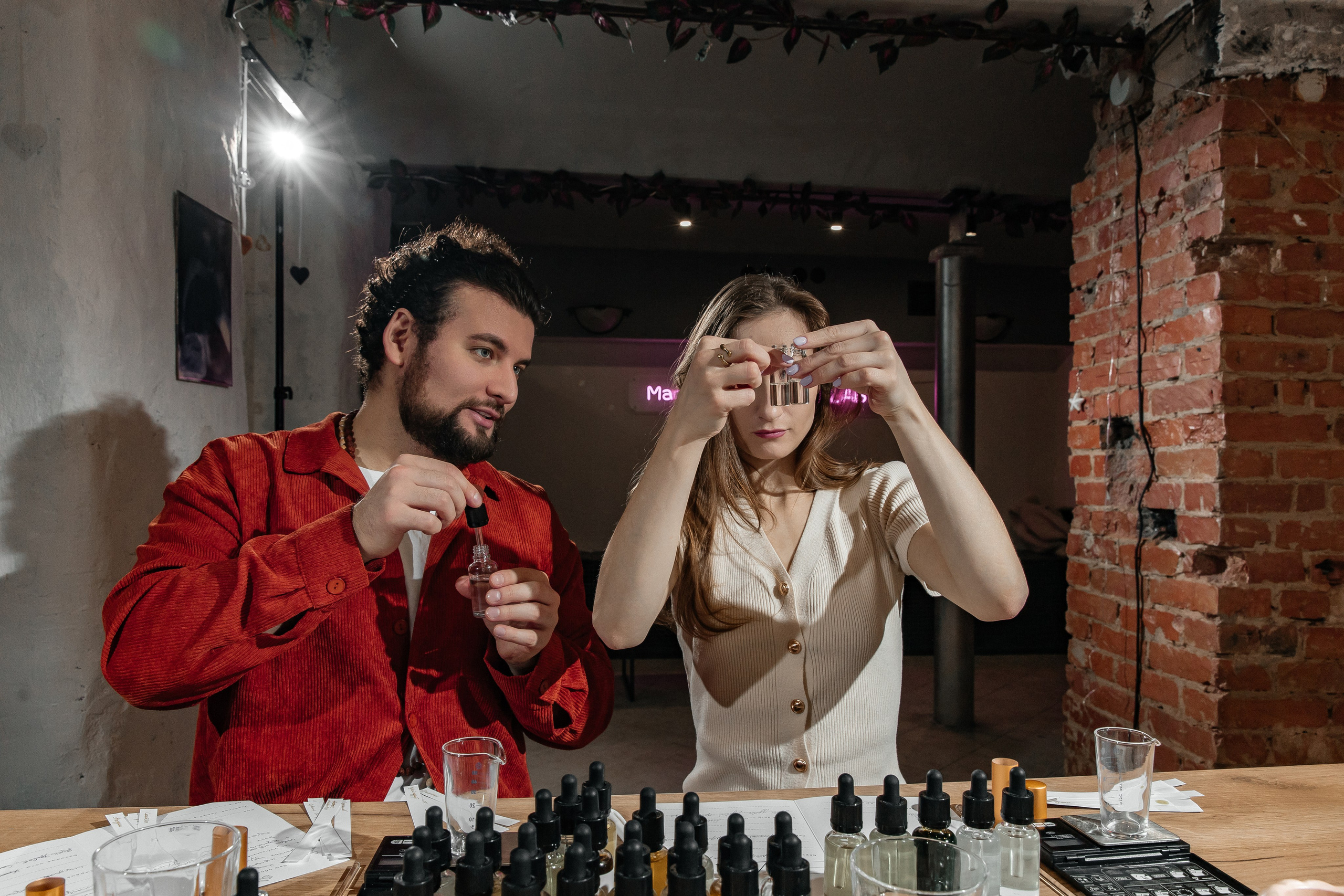 Парфюмерное свидание Султана и Василисы — ароматный роман с AROMALAGE