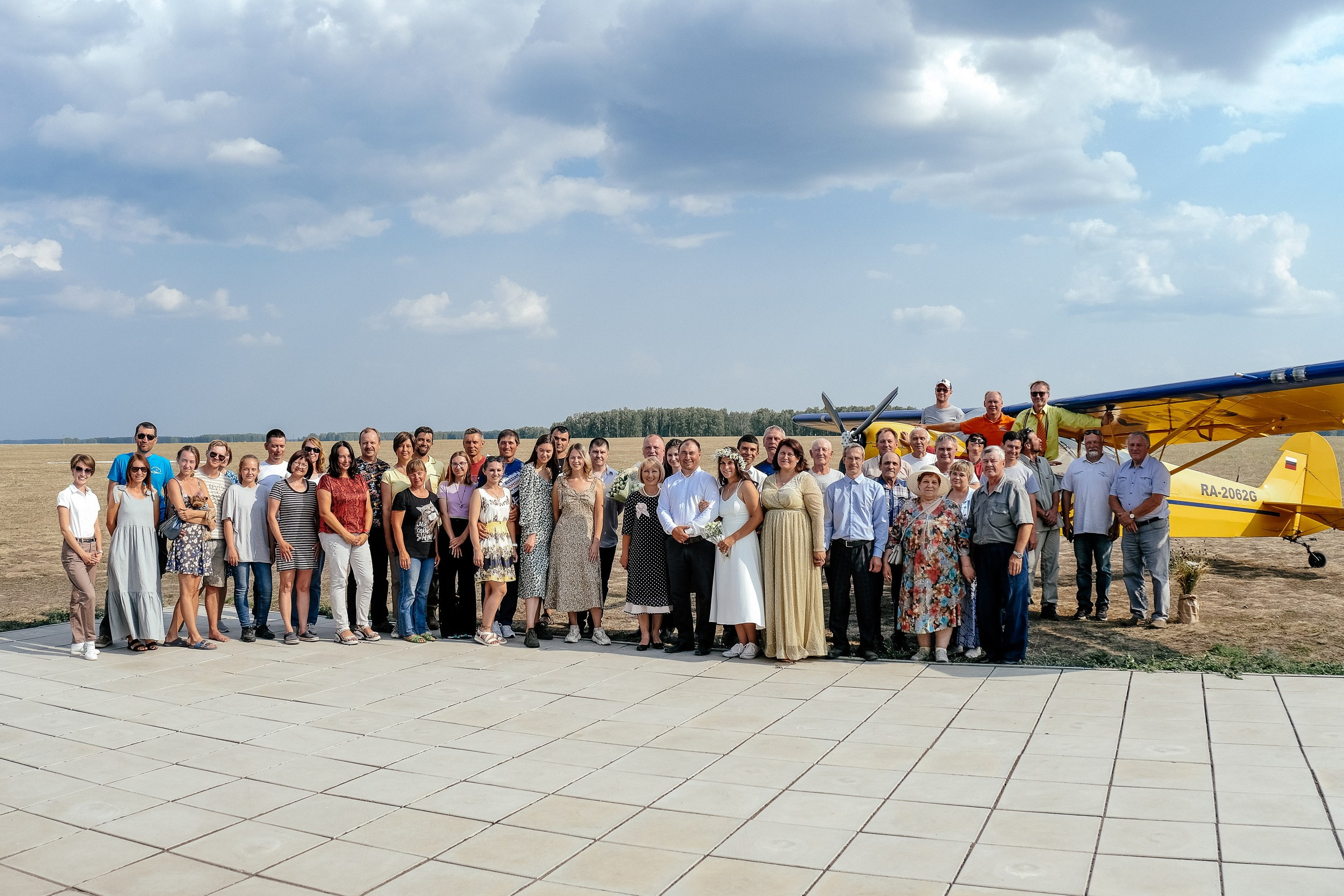 Свадьба на аэродроме