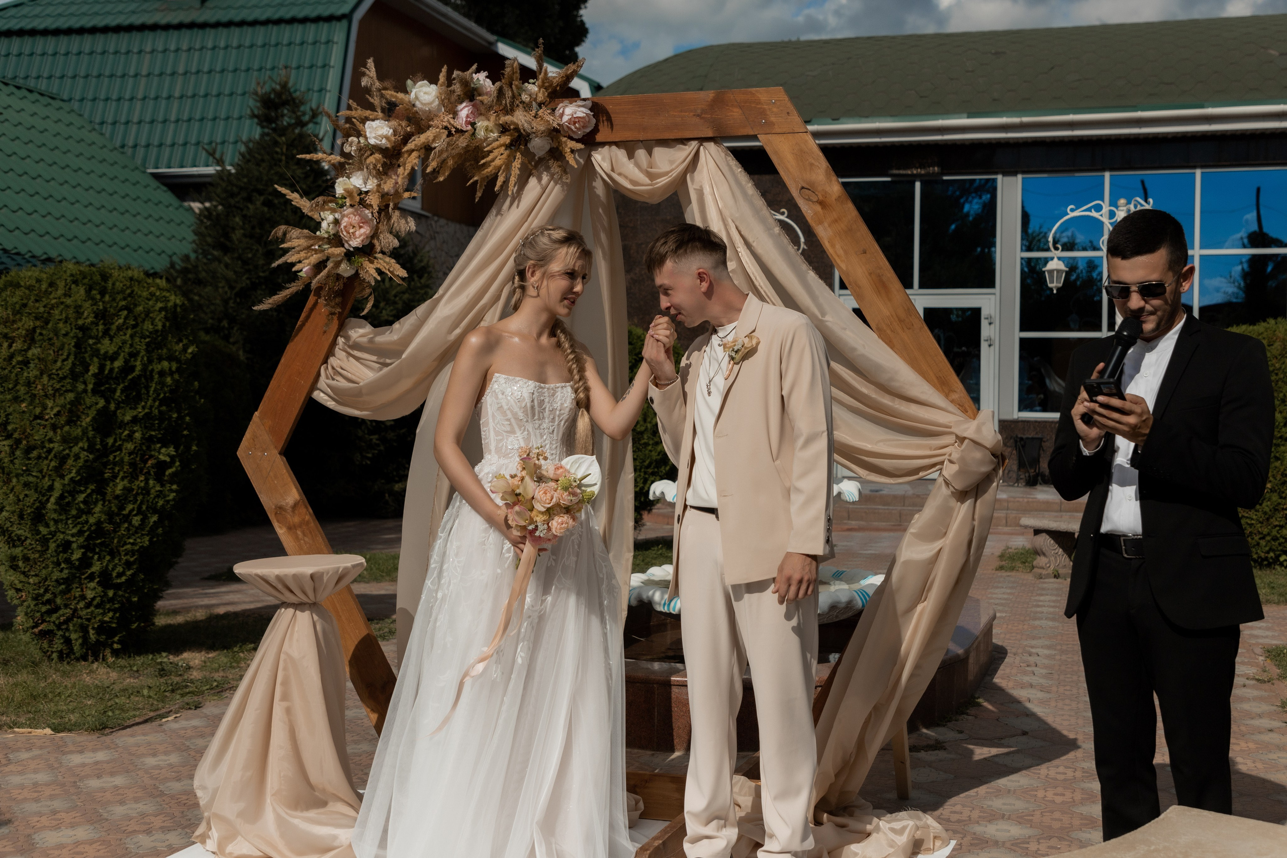 Роман и Александра (банкет). Свадебный фотограф Ангелина Сунгатулина | Саратов | Балаково | Вольск