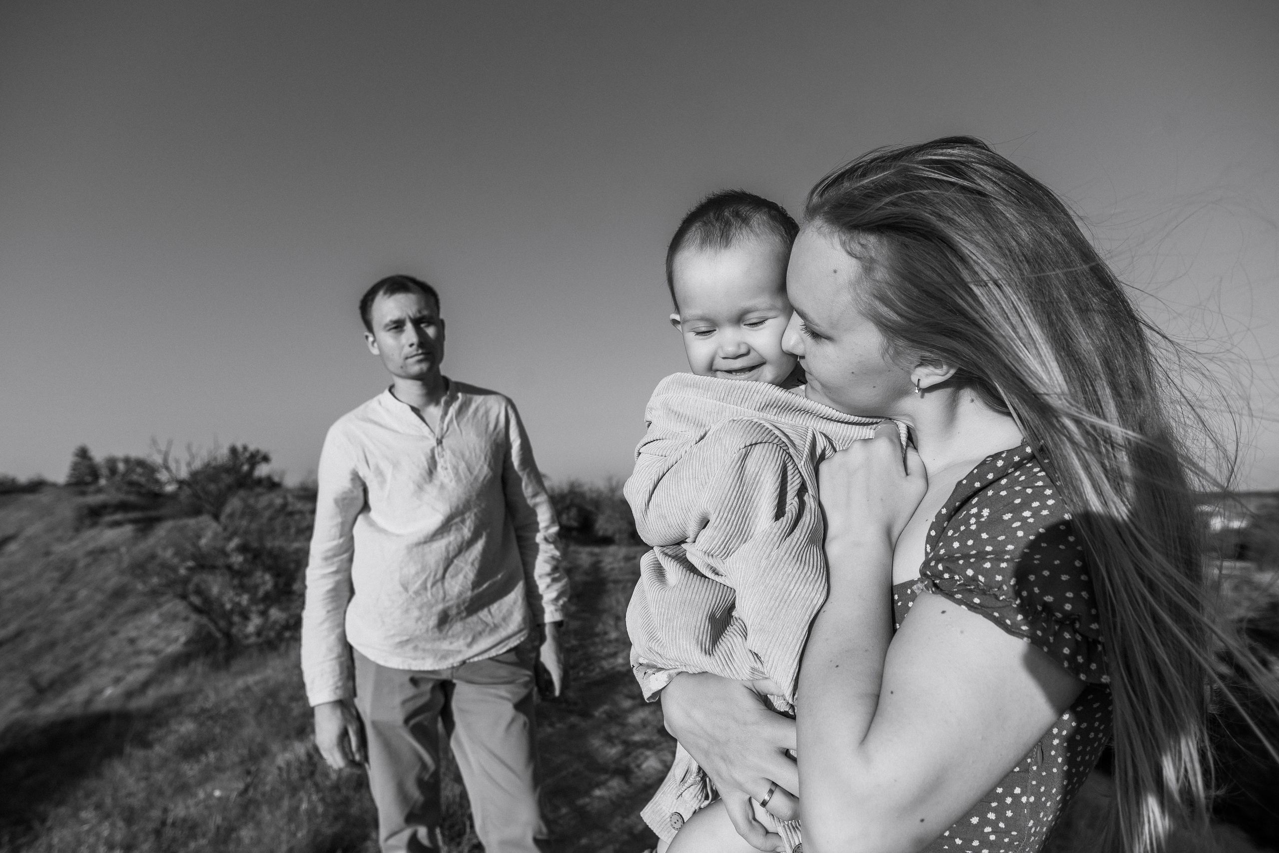 Трое в поле, не считая собаки. Семейный документальный фотограф в Волгограде Мариэта Додина