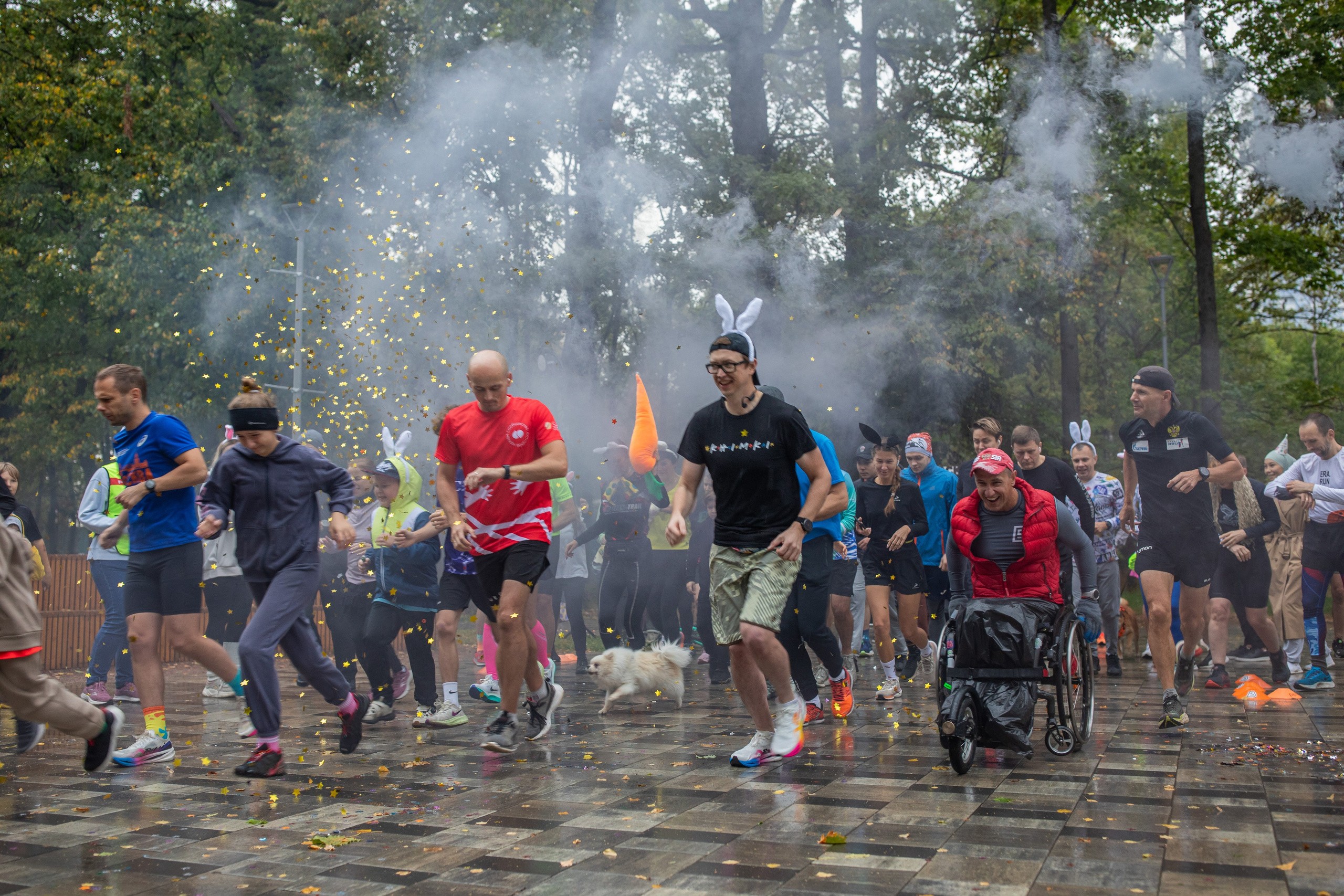 7 лет забегам 5 вёрст Химки 28.09.24. Фотограф Сергей Ловкий