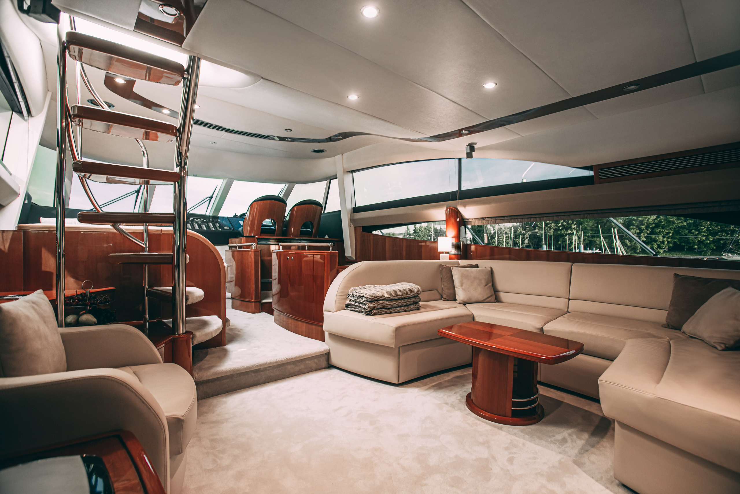 Яхта Princess 57 Esperanza. SPB Rent Boats|аренда катеров и теплоходов