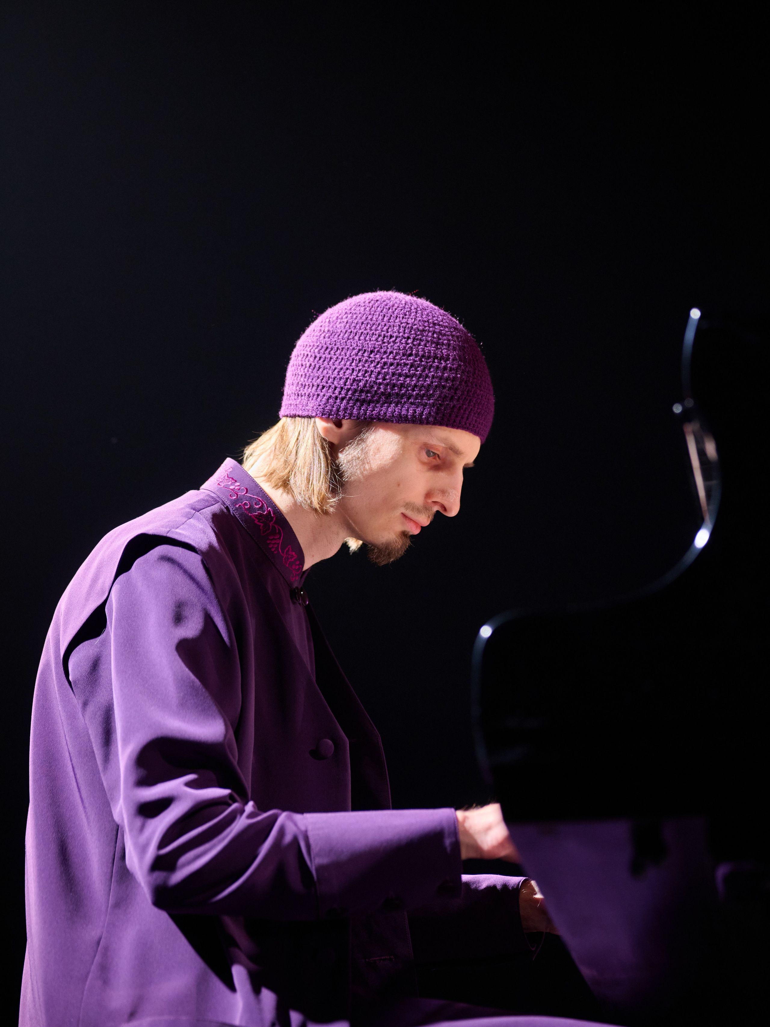 Фортепианный концерт монаха Авеля в Лахта-холл. Профессиональная репортажная фотосъёмка мероприятий в Санкт-Петербурге