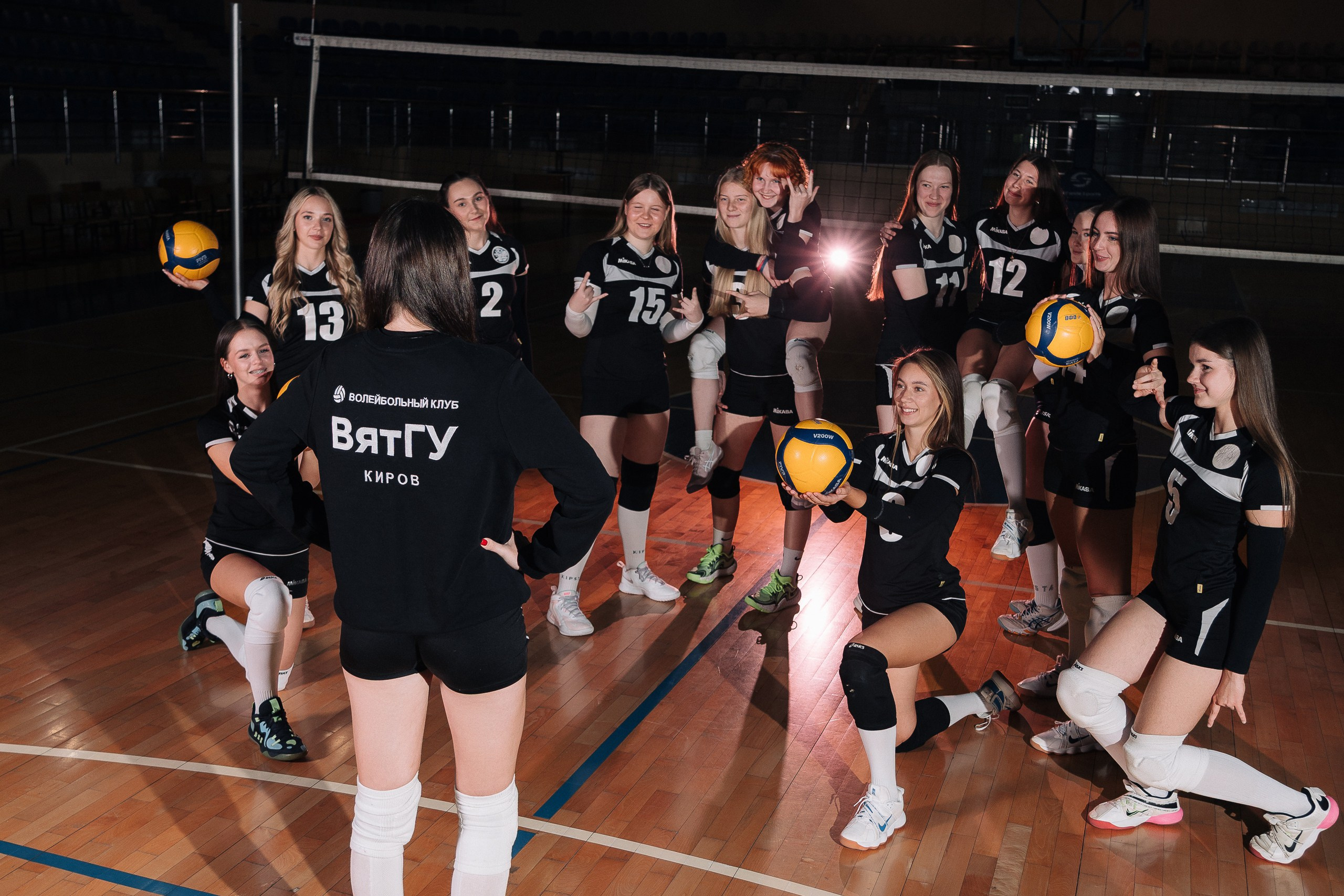 Сборная ВятГУ по волейболу 2025. Паша Страхов — фотограф