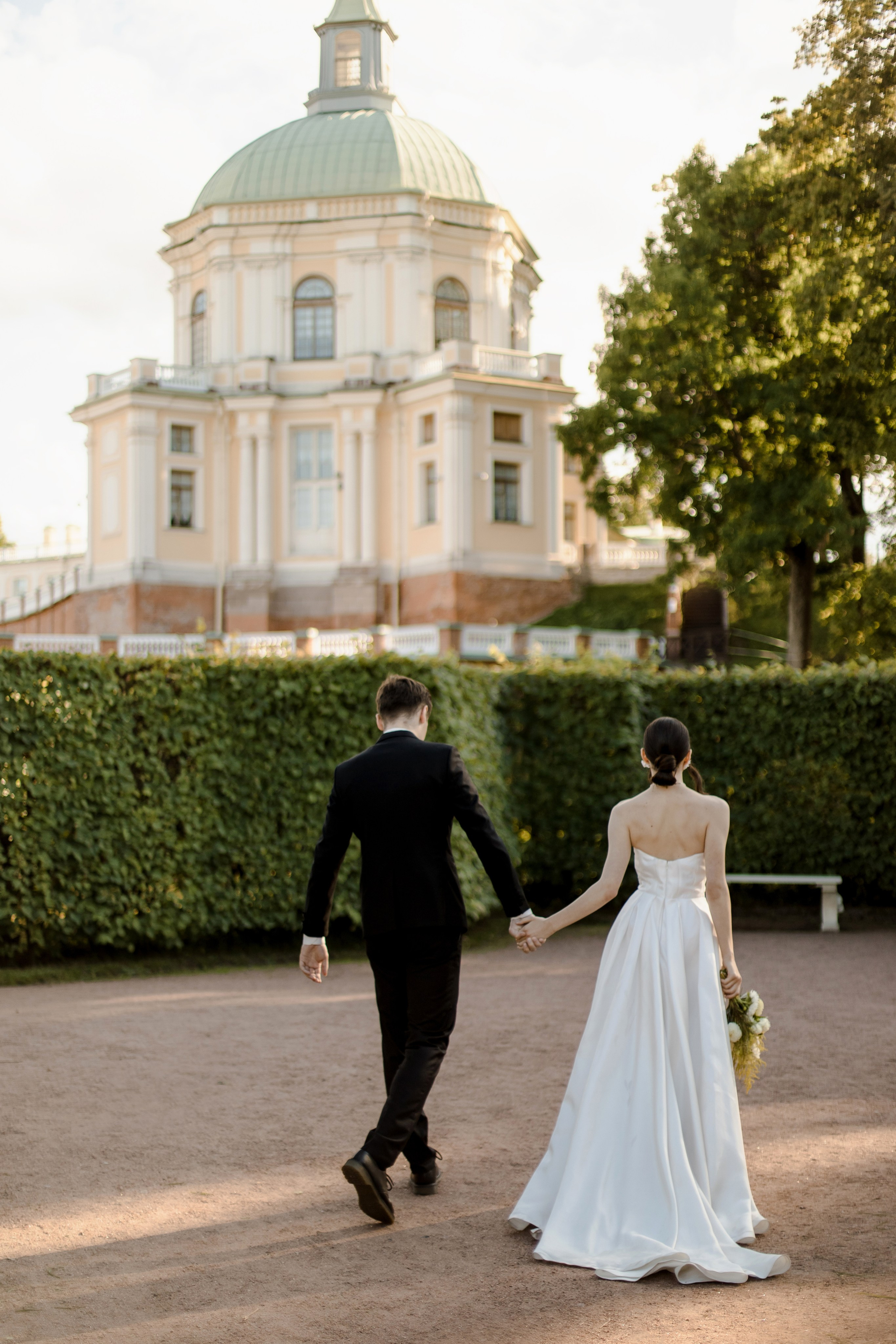 Свадебная прогулка в Ораниенбауме. Свадебный и портретный фотограф в Миассе Филиппенко Дарья