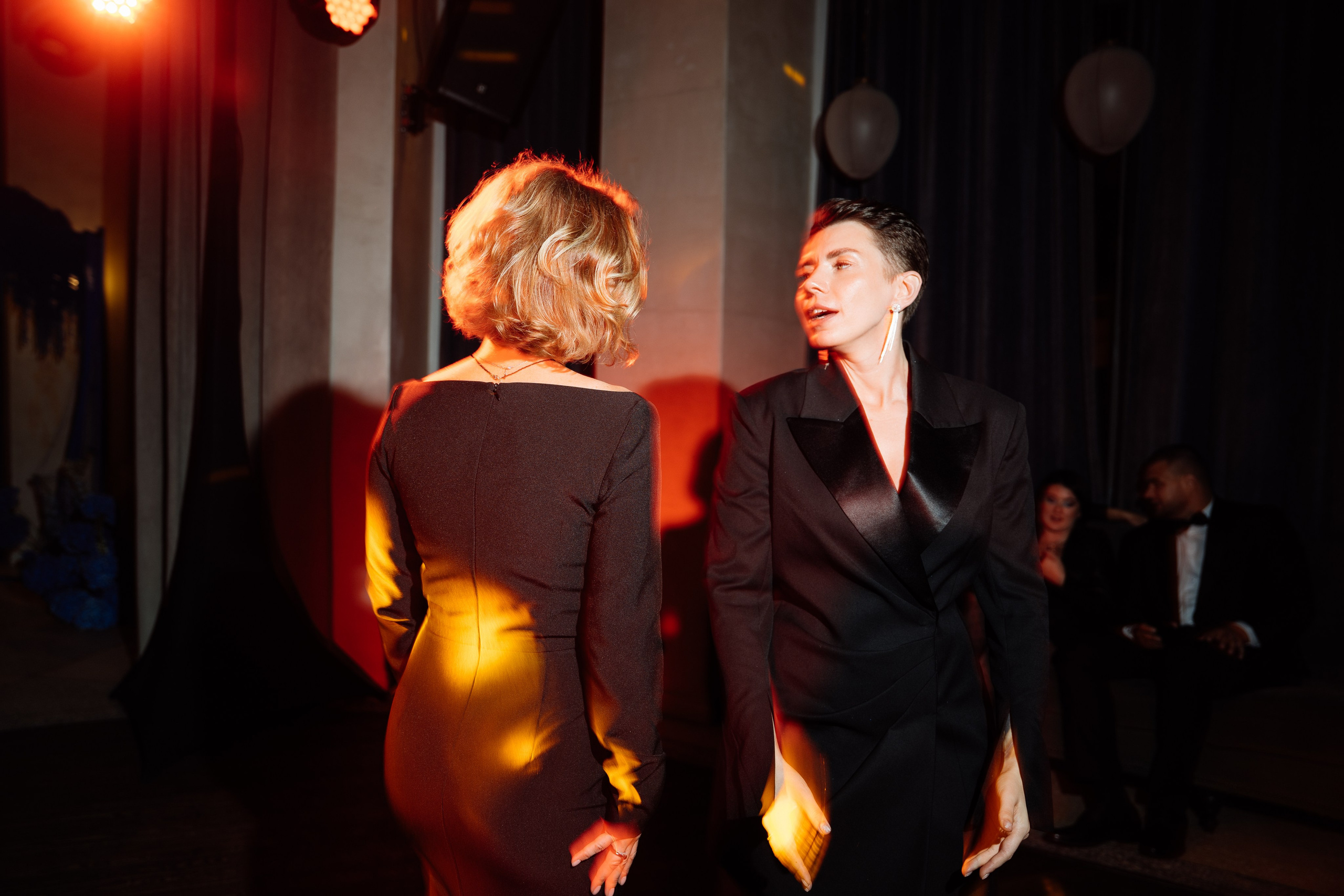 Свадьба в сошиал клабе. Свадебный фотограф организатор в Санкт-Петербурге Ассоль Опарина