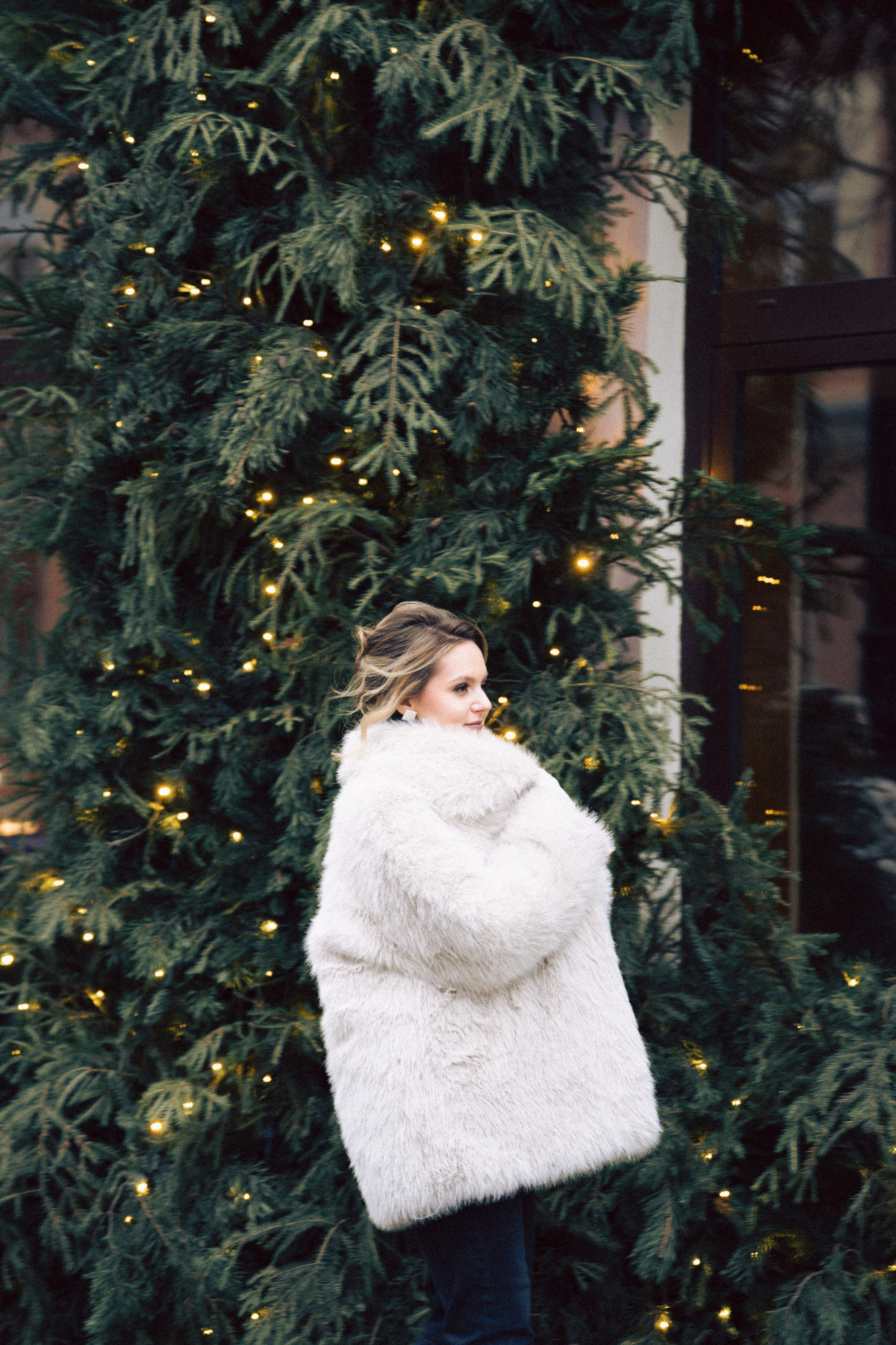 НОВОГОДНЯЯ ФОТОСЕСИИЯ В СТУДИИ ДЛЯ ДЕВУШКИ И ПРОГУЛКА ПО ЧЕРНЫШЕВСКОЙ. Профессиональный фотограф, Санкт-Петербург — Виктория Богомолова