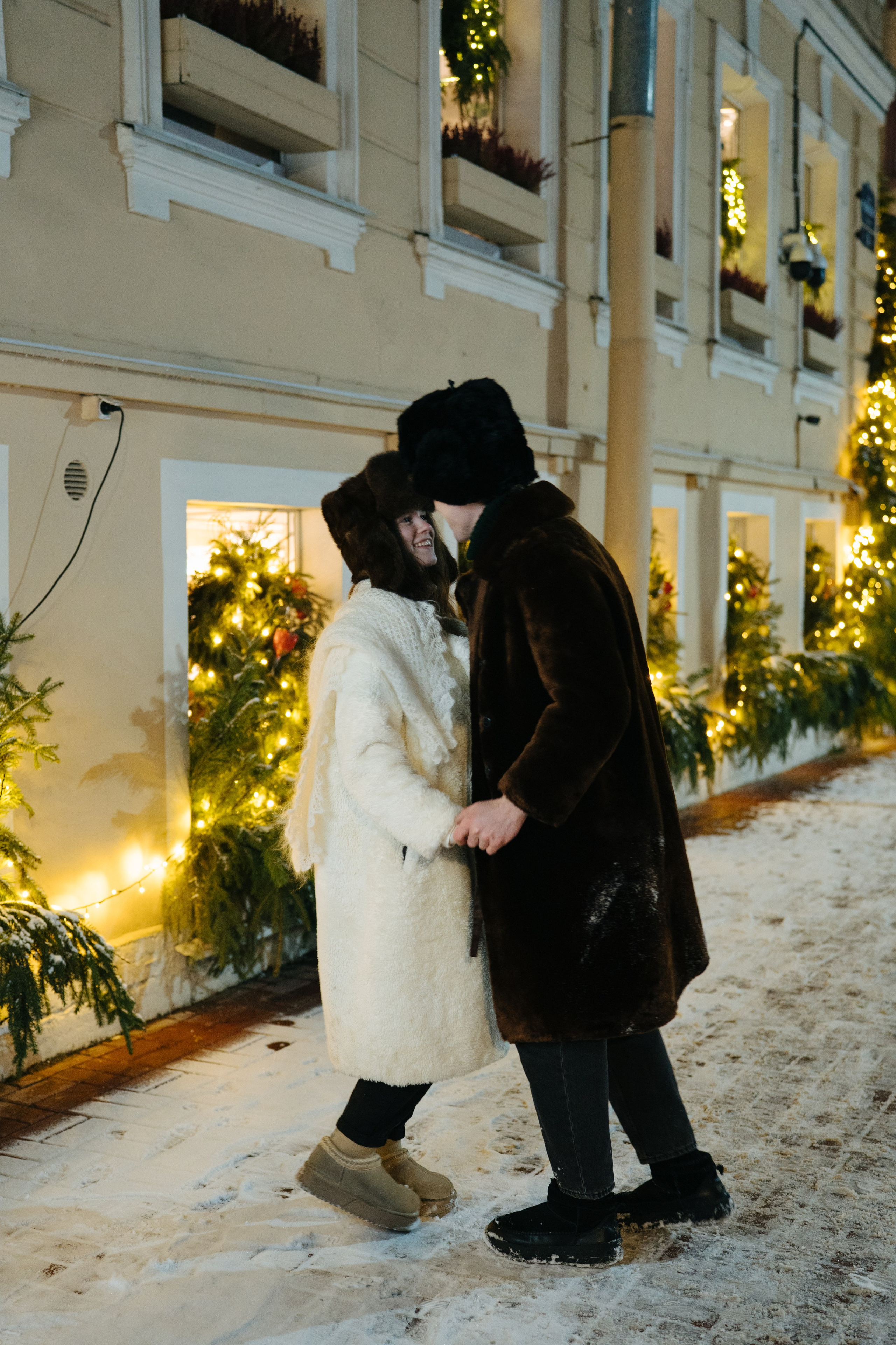 НОВОГОДНЯЯ ПРОГУЛКА ПАРЫ ПО ЧЕРНЫШЕВСКОЙ ПЕРЕД НОВЫМ ГОДОМ. Профессиональный фотограф, Санкт-Петербург — Виктория Богомолова