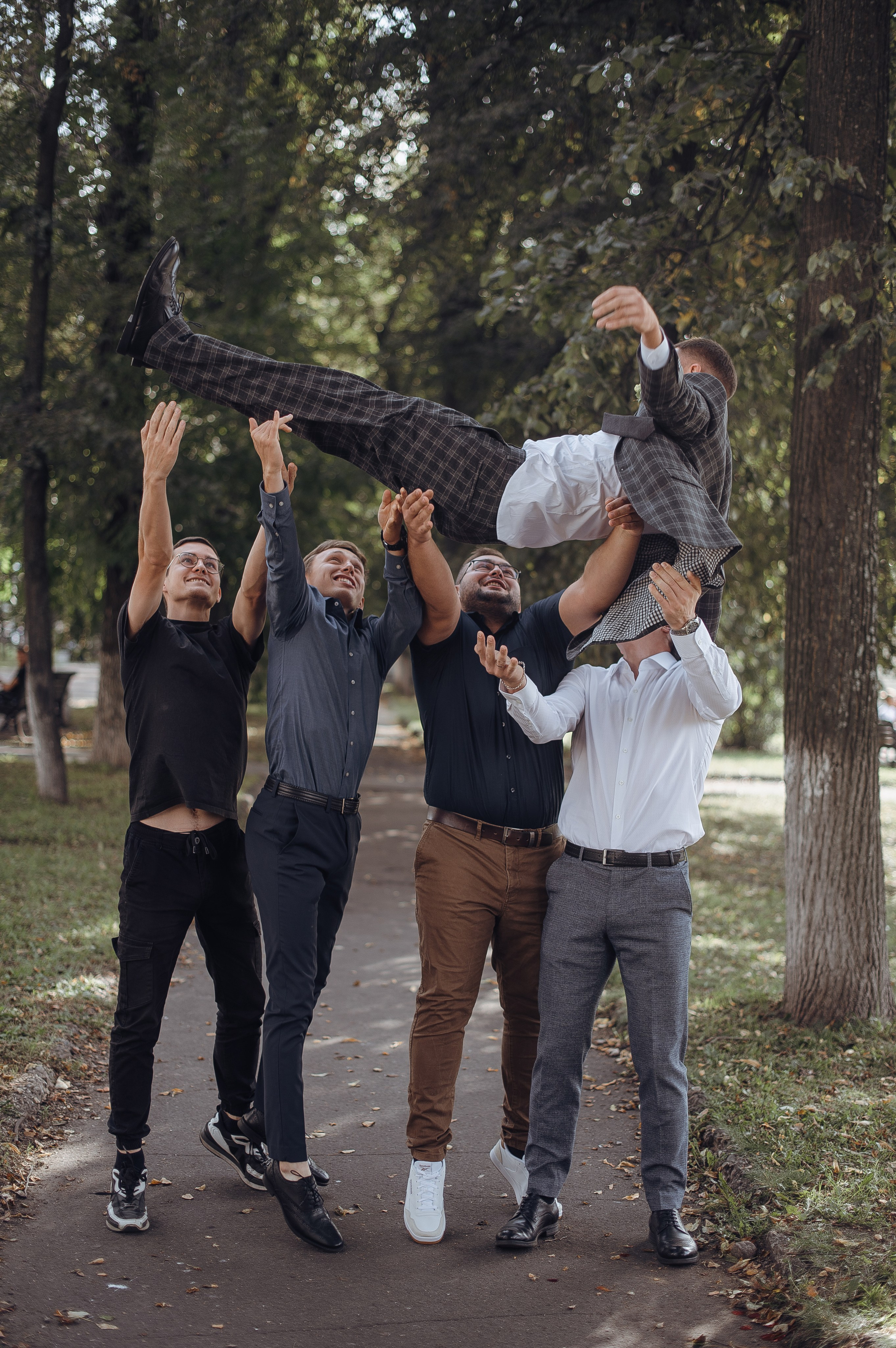 Тёплым осенним днём Николай и Наталья. Свадебный фотограф в Ярославле Денис Медоваров