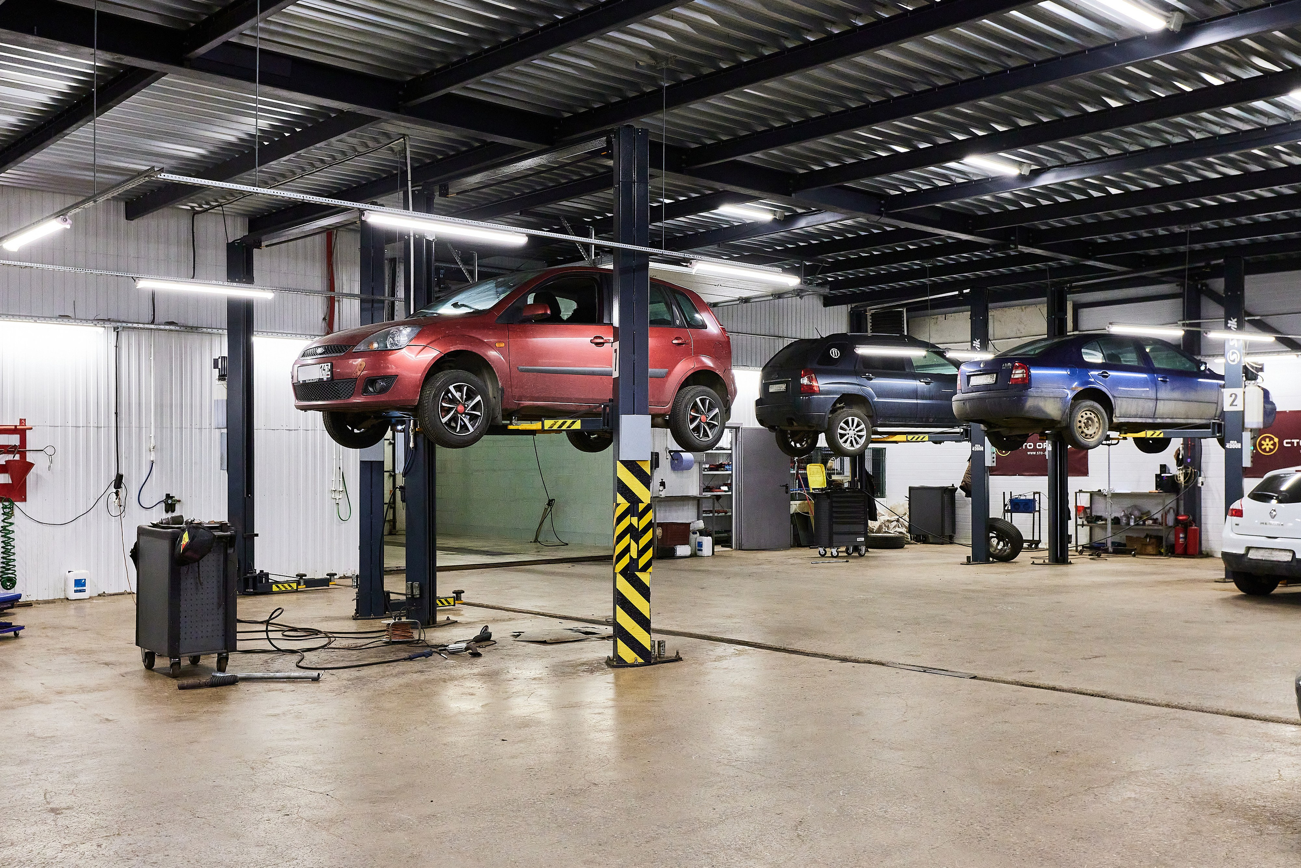 СТО Орбита на Суздальском проспекте. Фотограф Анастасия Леонтьева Санкт-Петербург