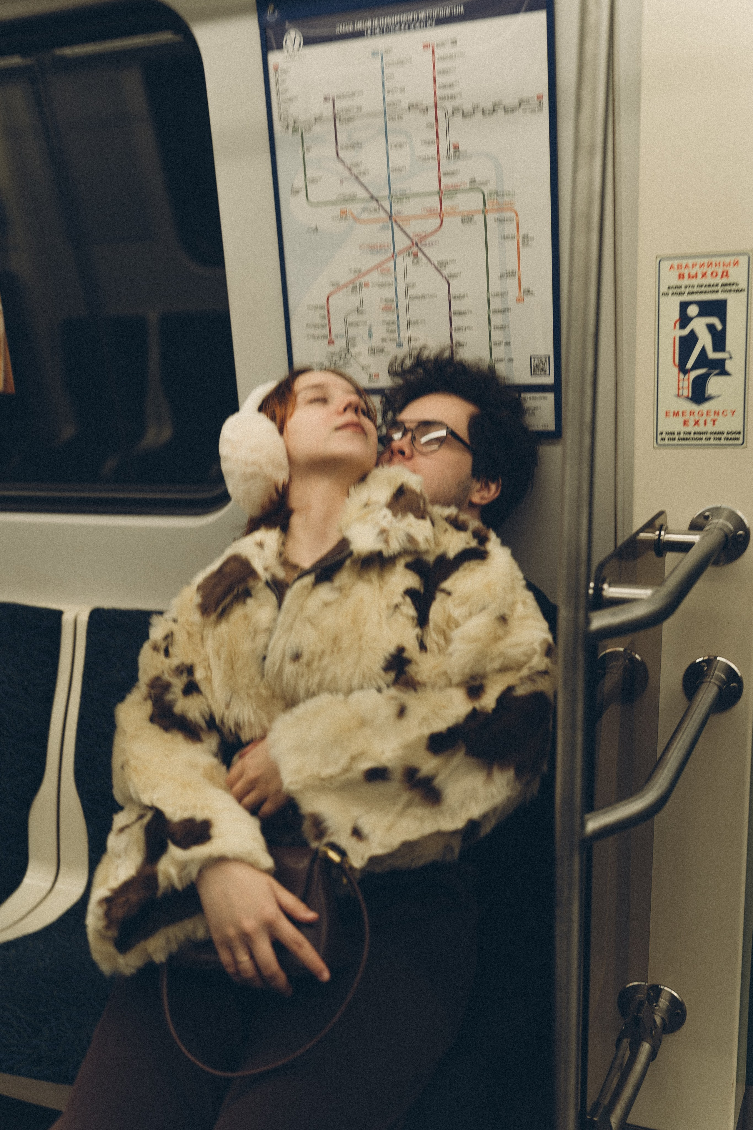 НОВОГОДНЯЯ ФОТОСЕСИИЯ ПАРЫ В МЕТРО ЛЮБОВЬ. Профессиональный фотограф, Санкт-Петербург — Виктория Богомолова