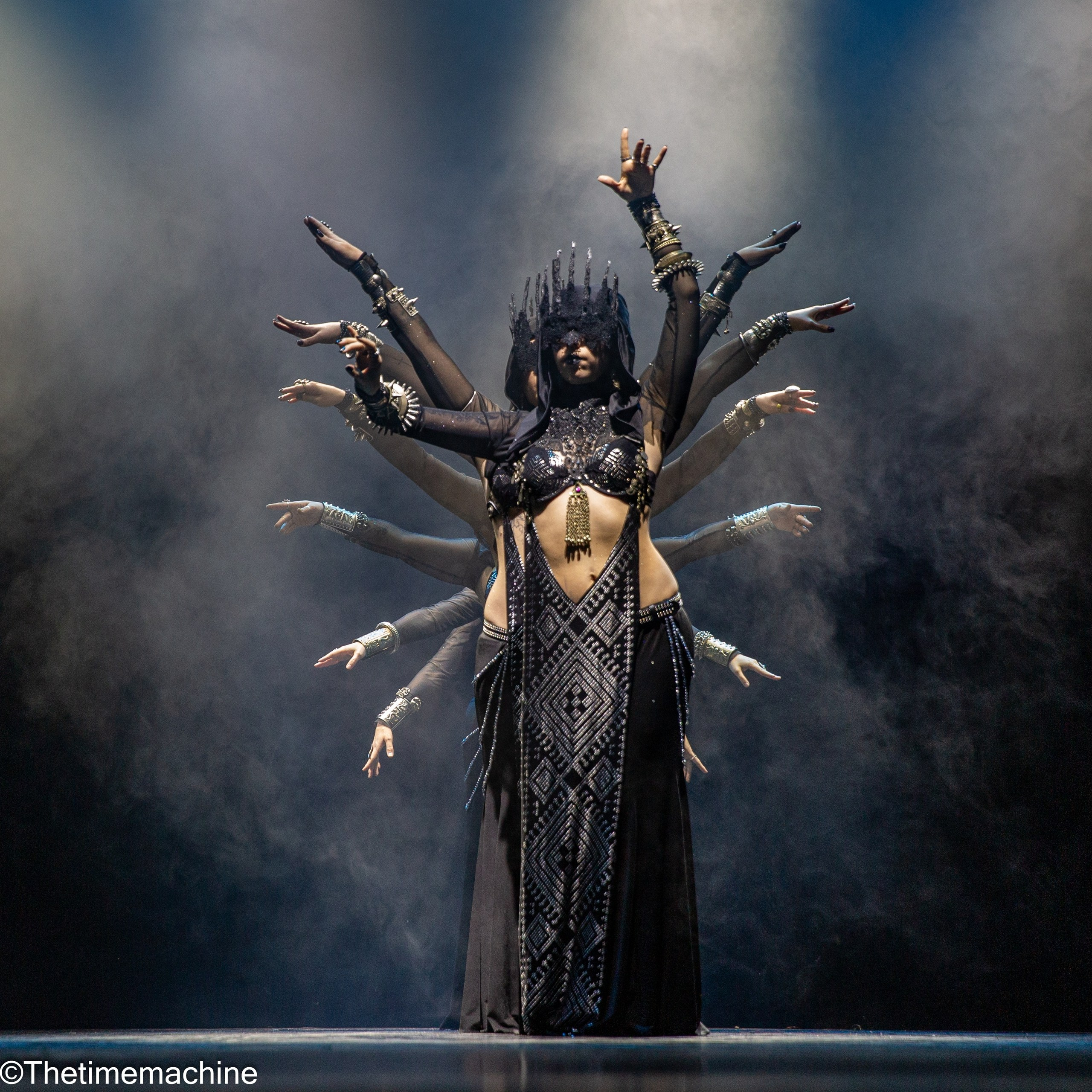 ТЕАТР. Фотограф для маркетплейсов Михаил Бове