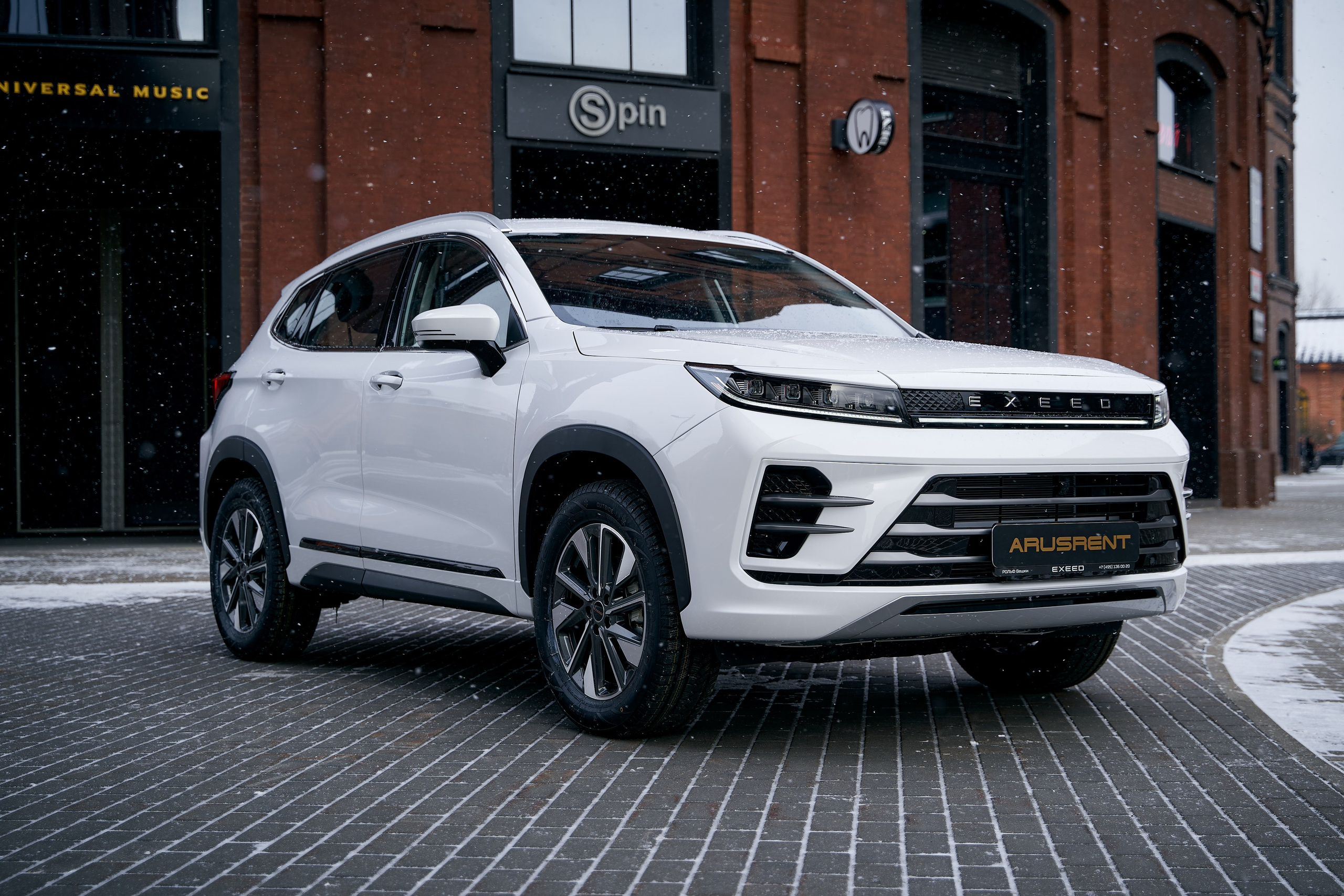 CAR. Универсальный фотограф в Москве Михаил Королёв