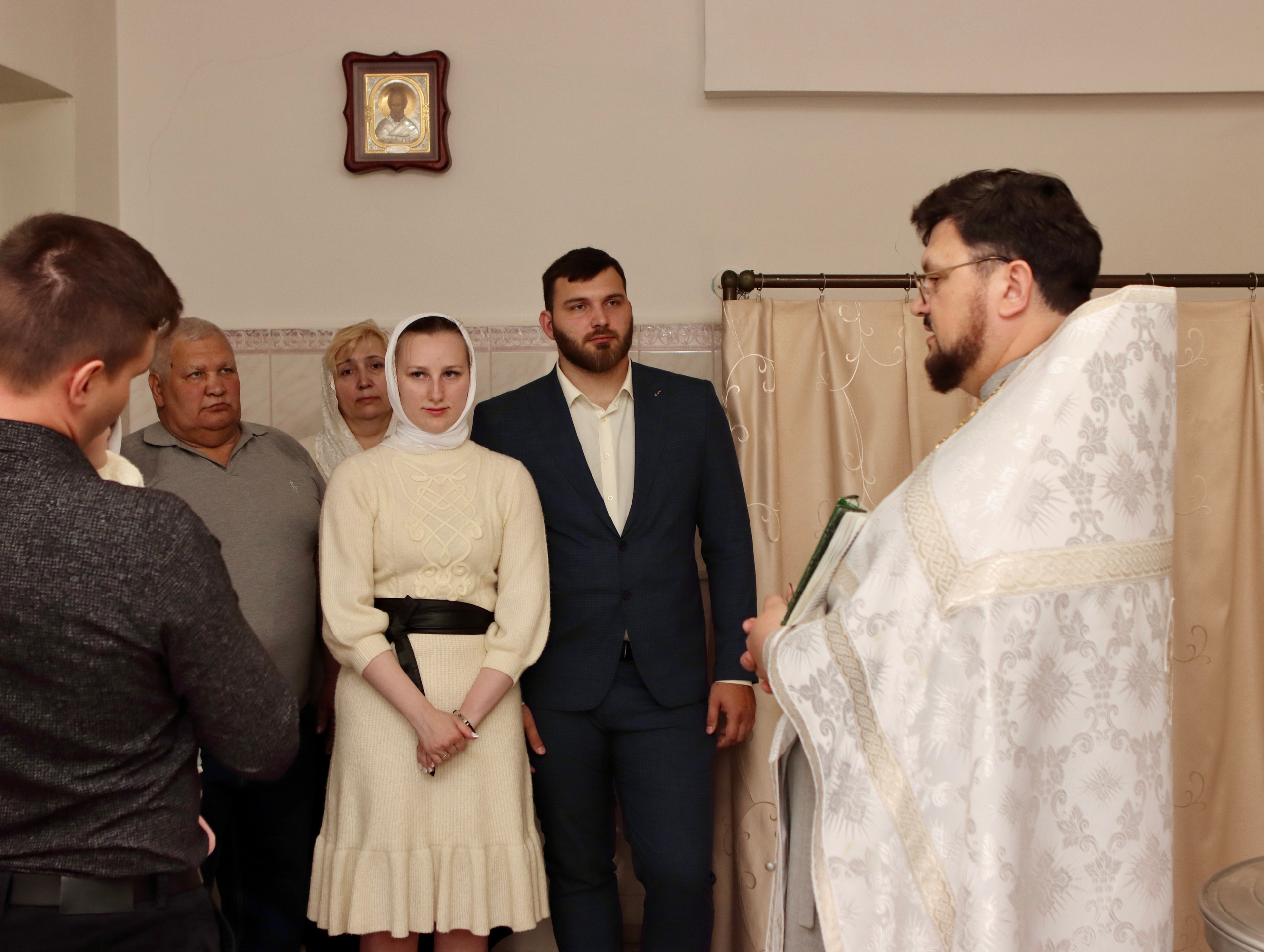 Анастасия и Вадим — крещение Виктории. Фотограф в Курске Смирнов Евгений