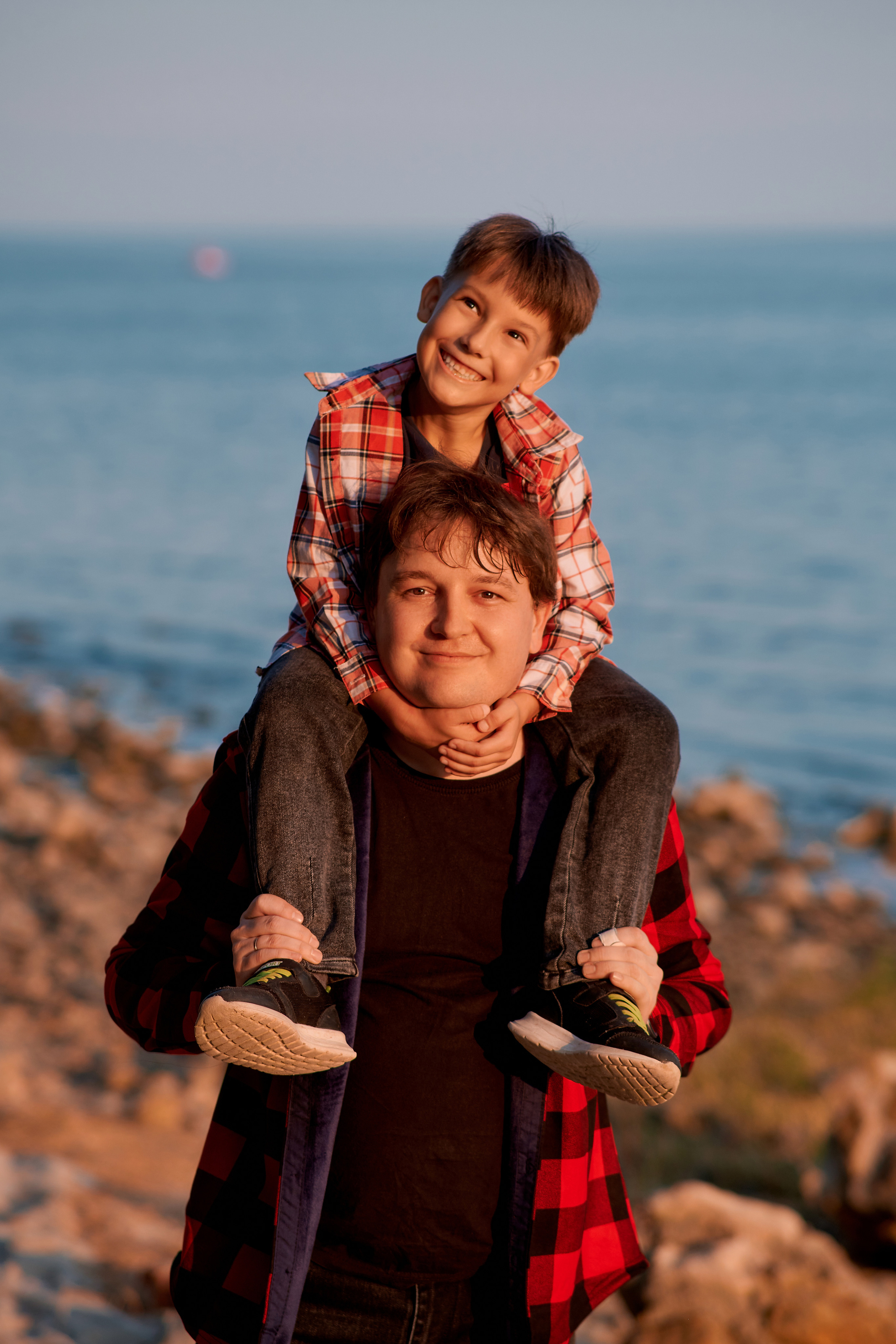 Семейная фотосессия в парке и у моря. Фотограф Таганрог Анна Трайжон