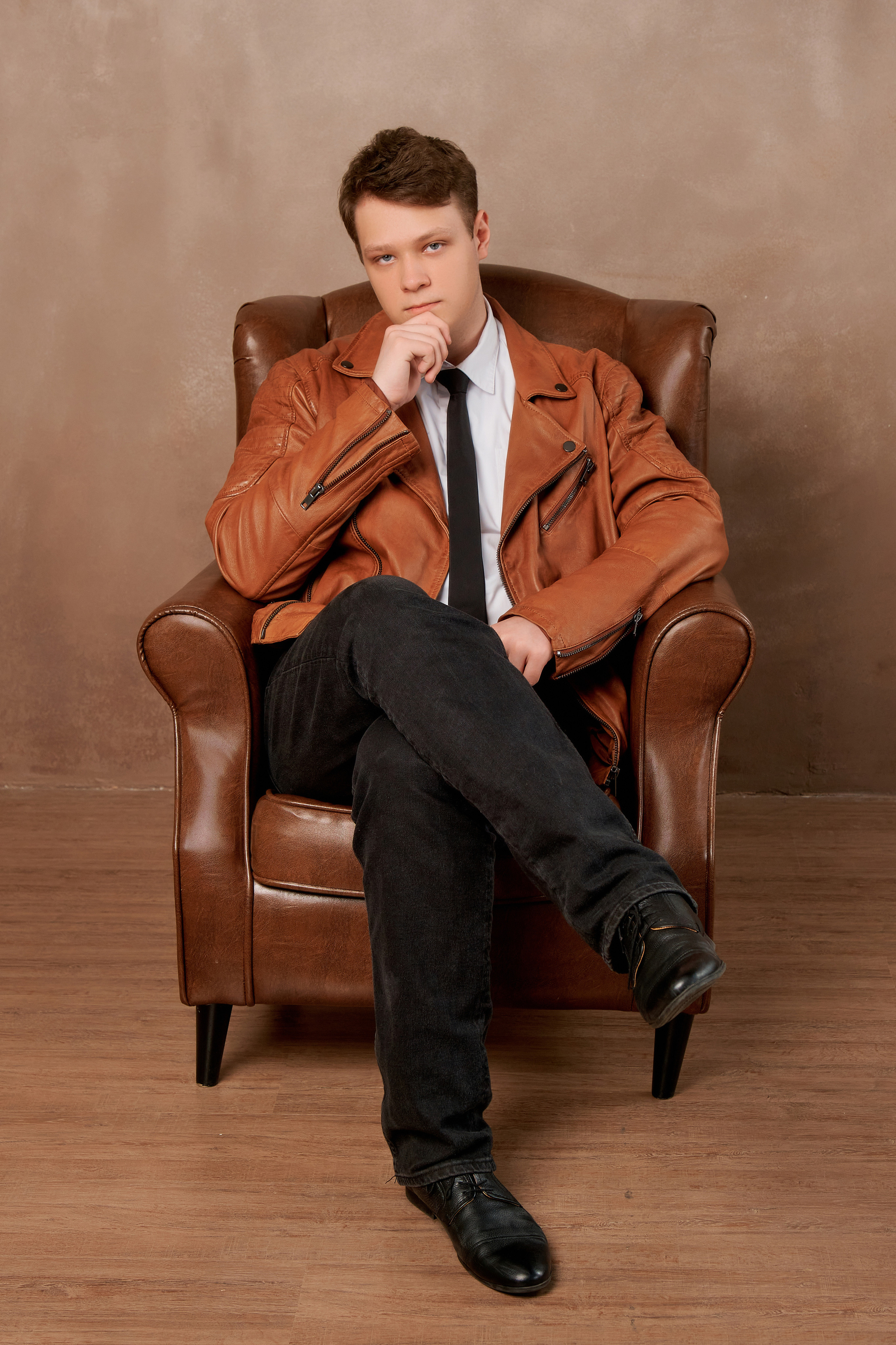 Студийная съемка 11 класс. Фотограф Таганрог Анна Трайжон