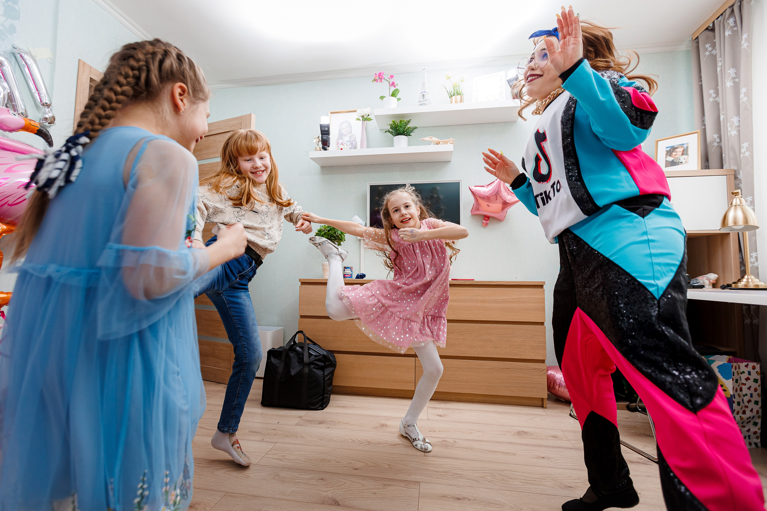 День рождения Вики. Съёмка дома. Семейный и детский фотограф Комина Елена, Власиха, Одинцово