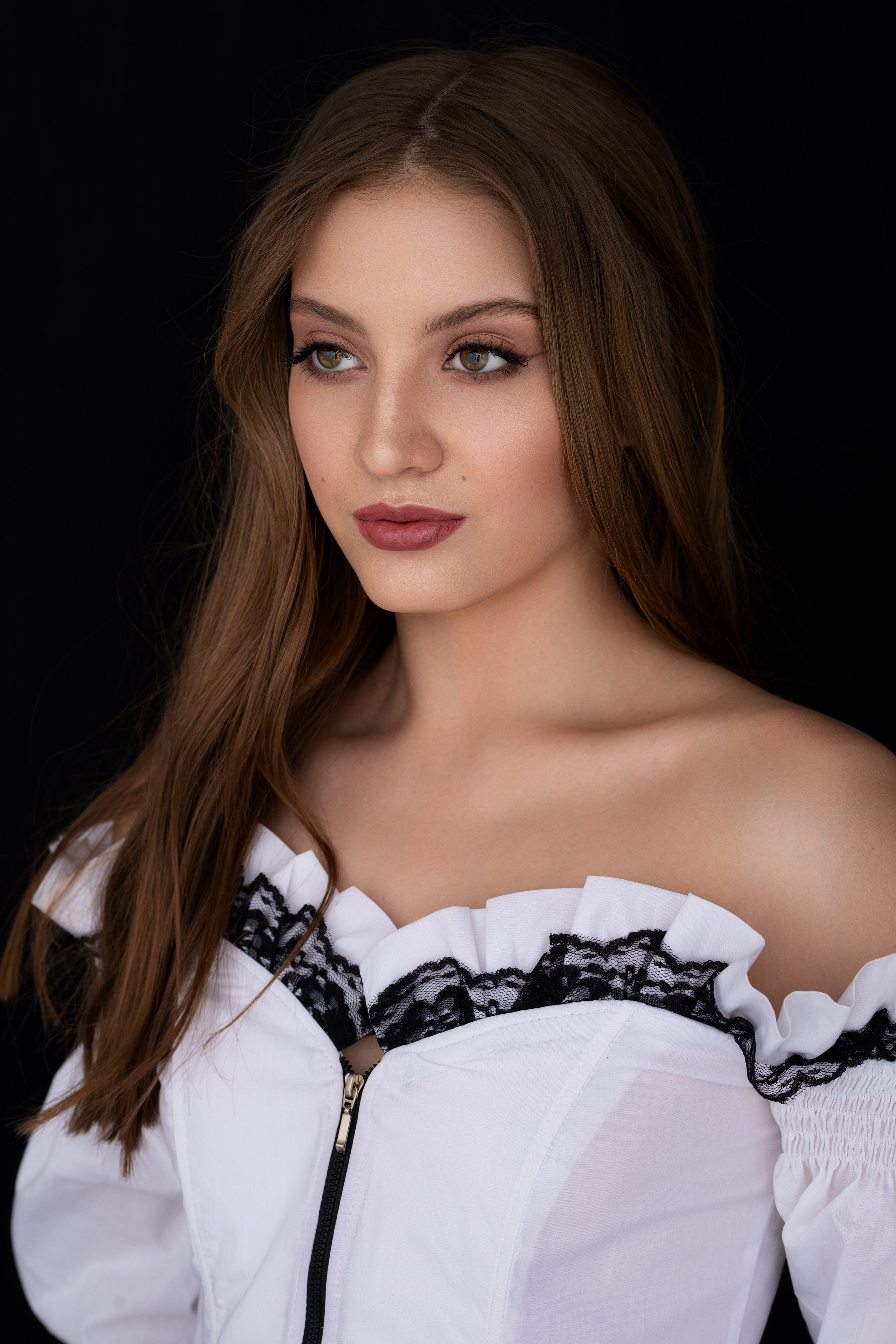 Фотосет с Ангелиной в студии на циклораме в формате для «себя»