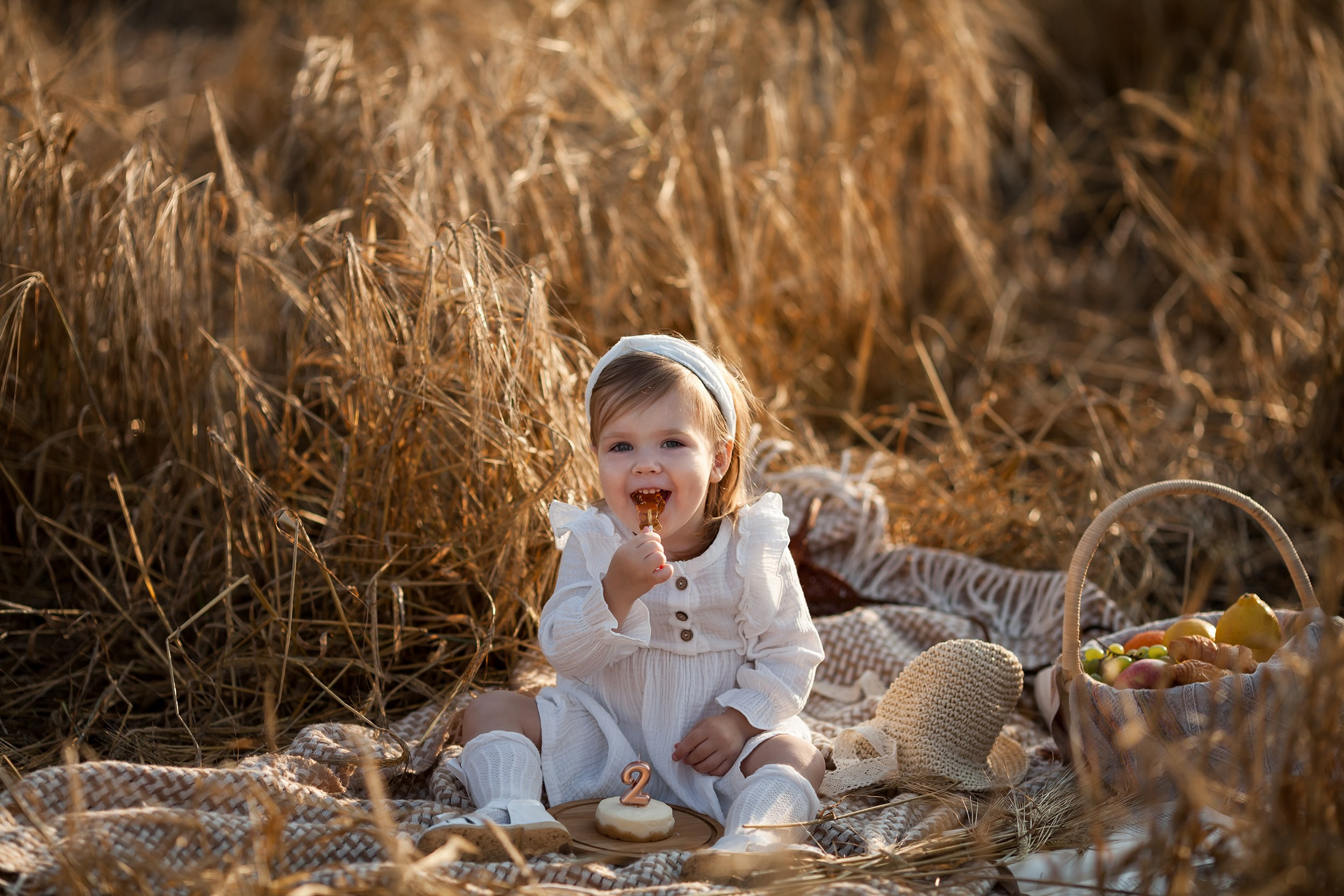 Портрет девочки в пшенице
