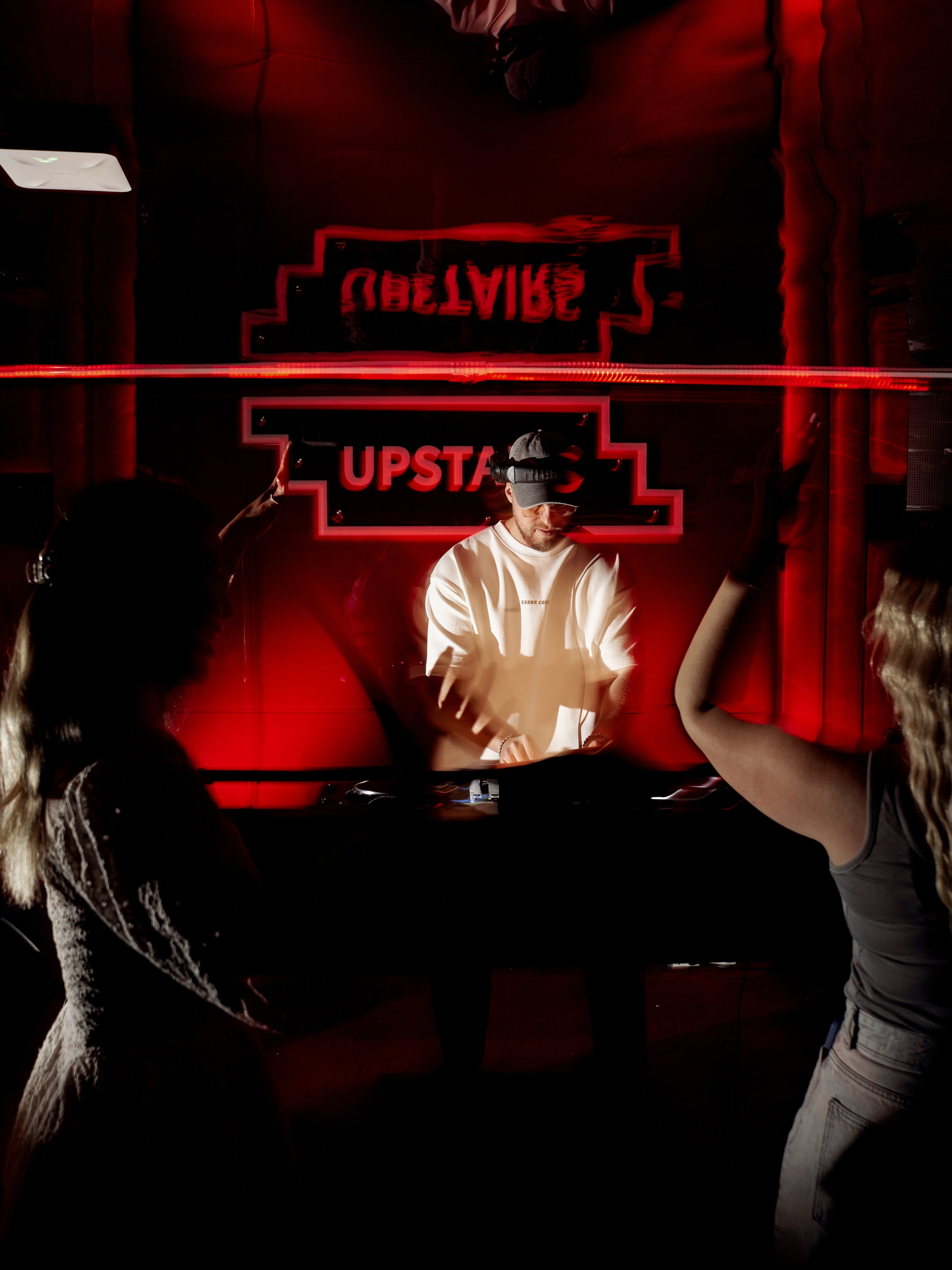 CLUB. NOIZOMAX Художественный фотограф в Дубай