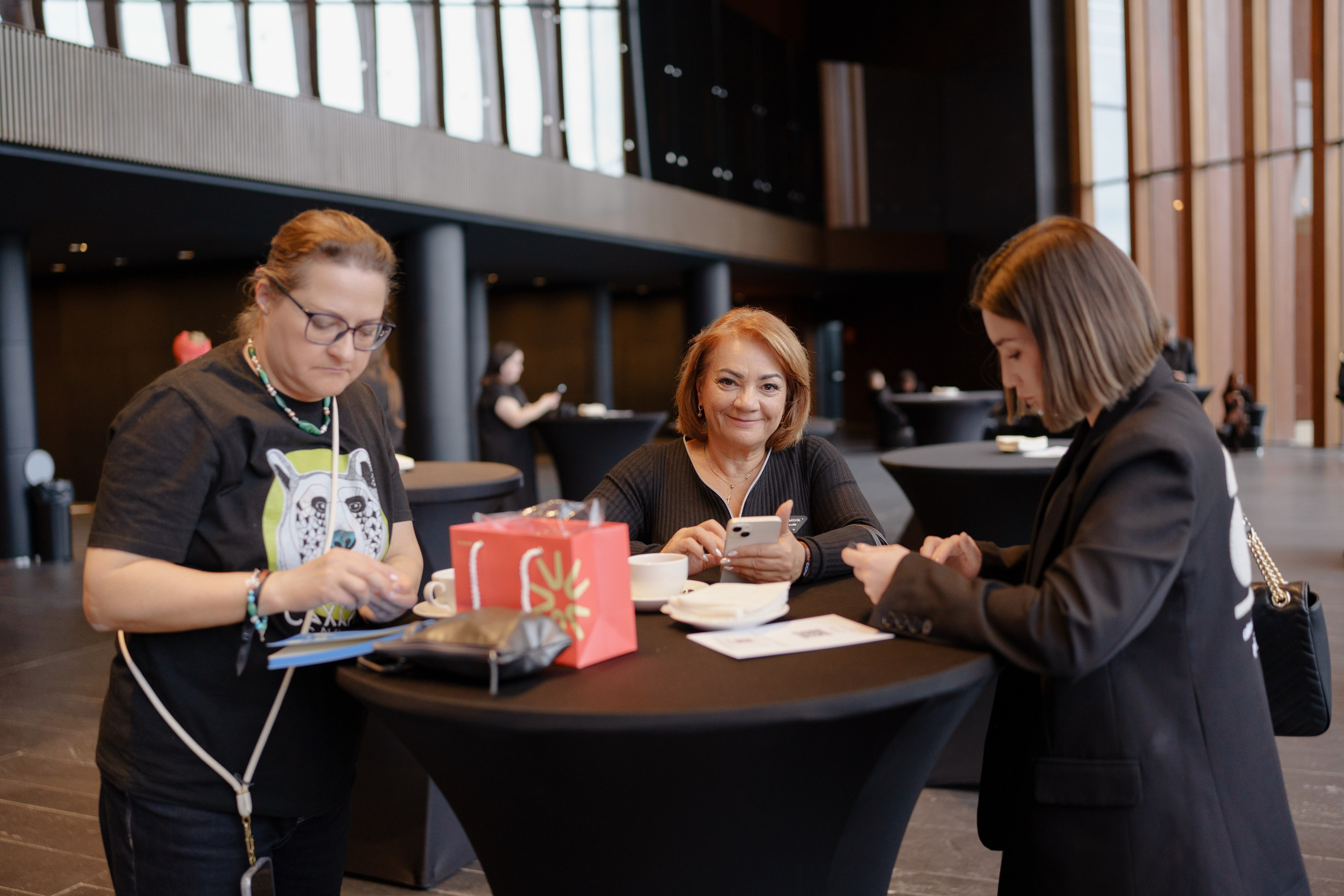 Фотограф репортажный на конференцию/форум в Москве. Репортажный фотограф в Москве Саша Дружинина