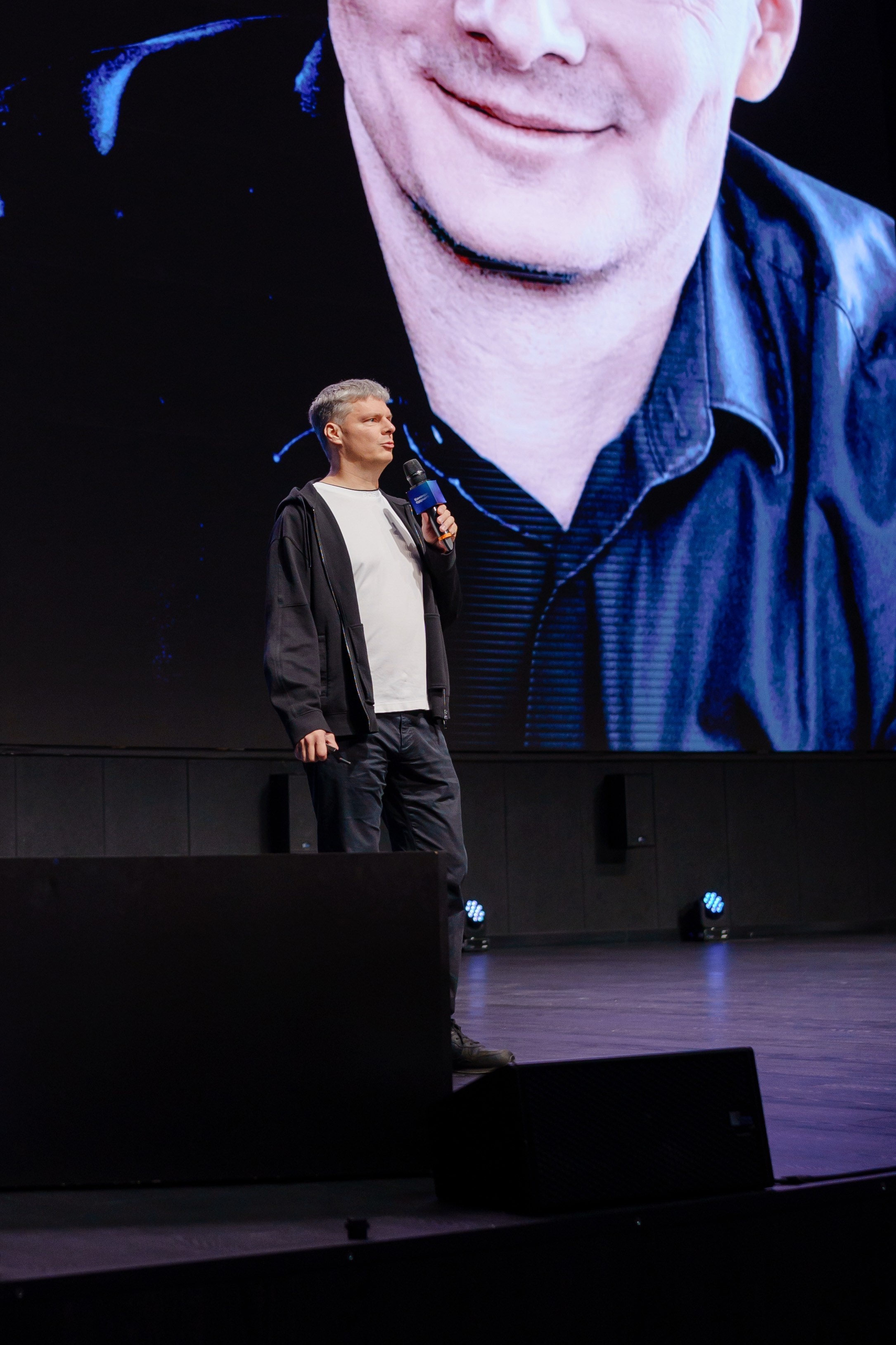 Репортажный фотограф на конференцию в Москве. Репортажный фотограф в Москве Саша Дружинина
