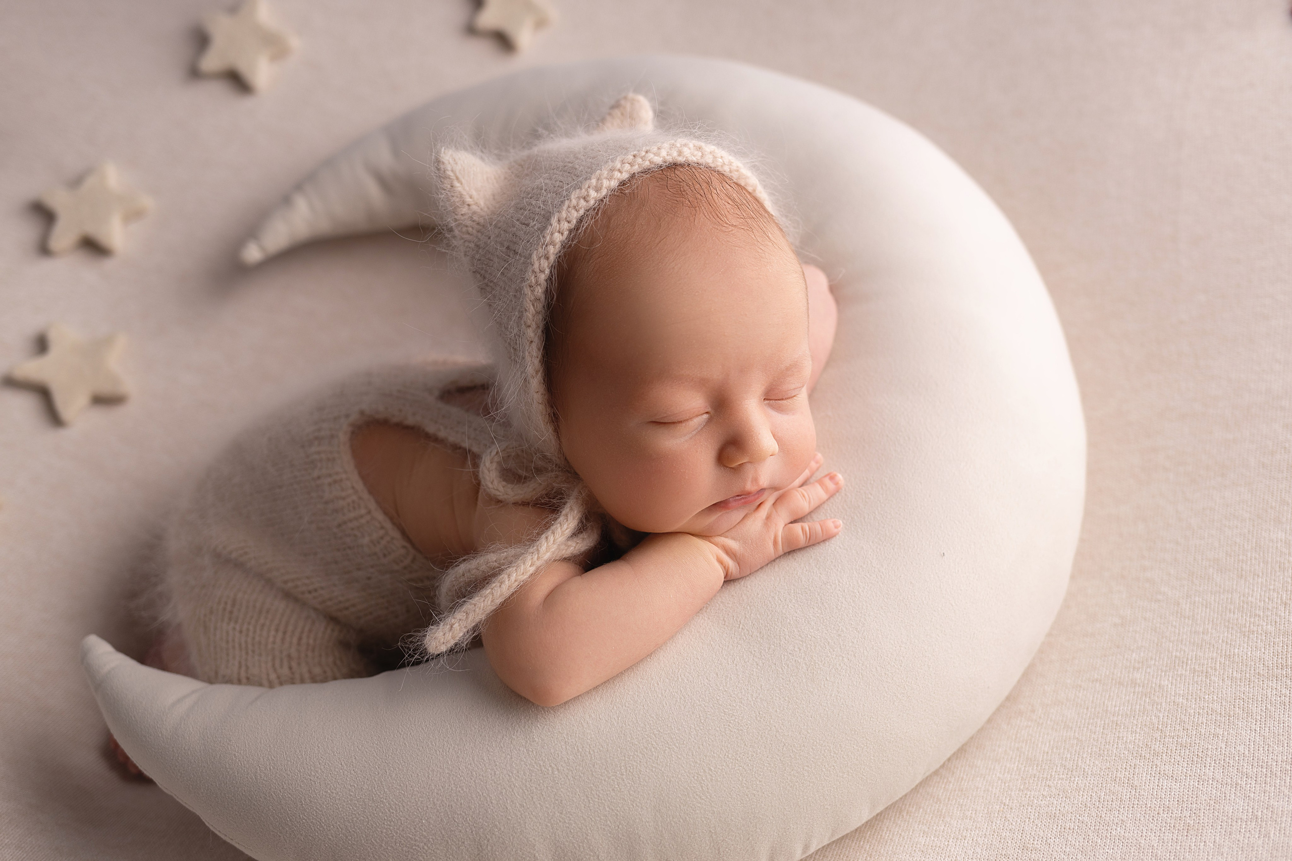 Классическая фотосессия малыша. Фотограф новорожденных малышей в Омске и Омской области Эльвира Камаева