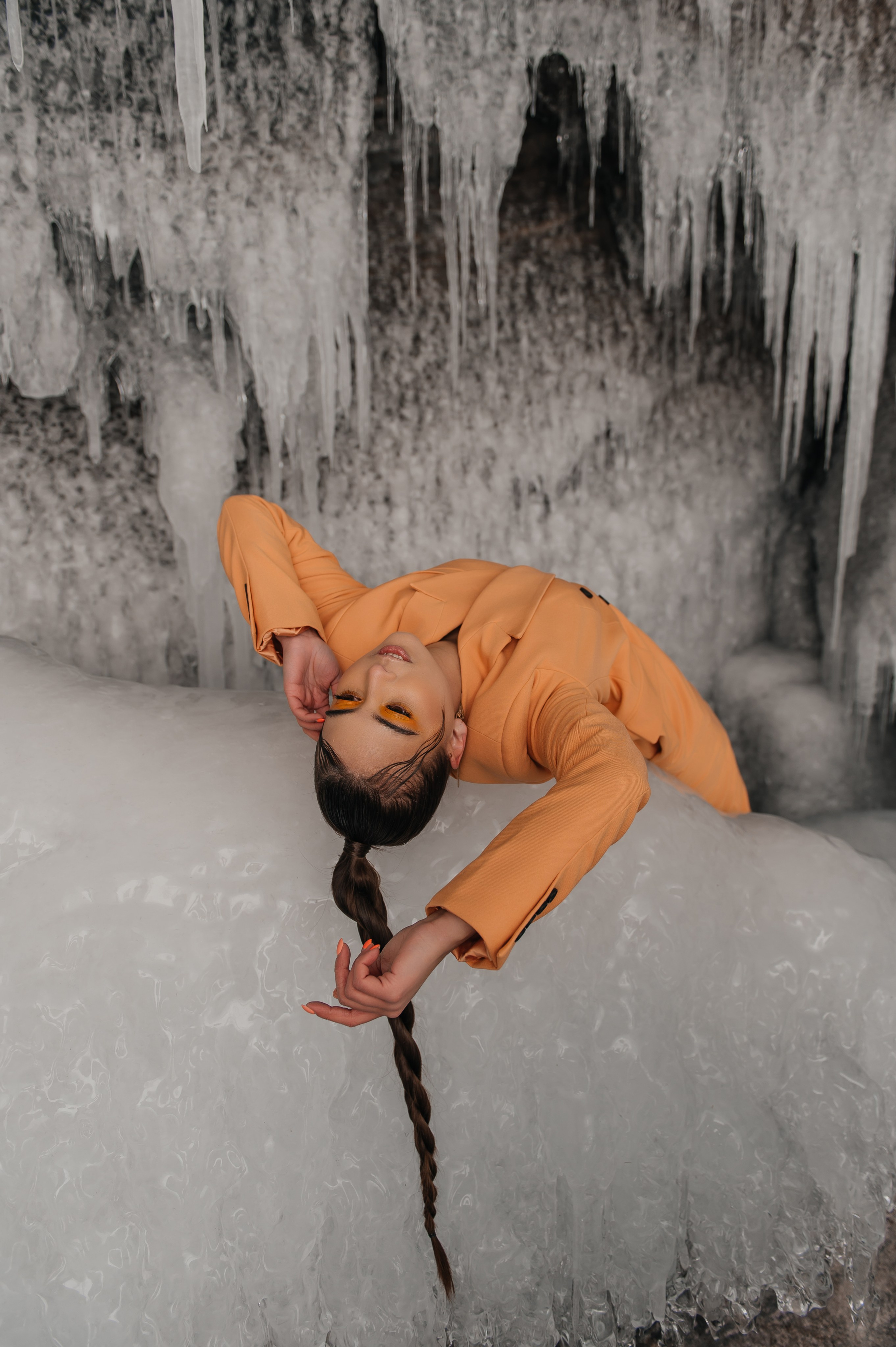 Женская съемка на Байкале. Фотограф Москва и Видеограф Москва