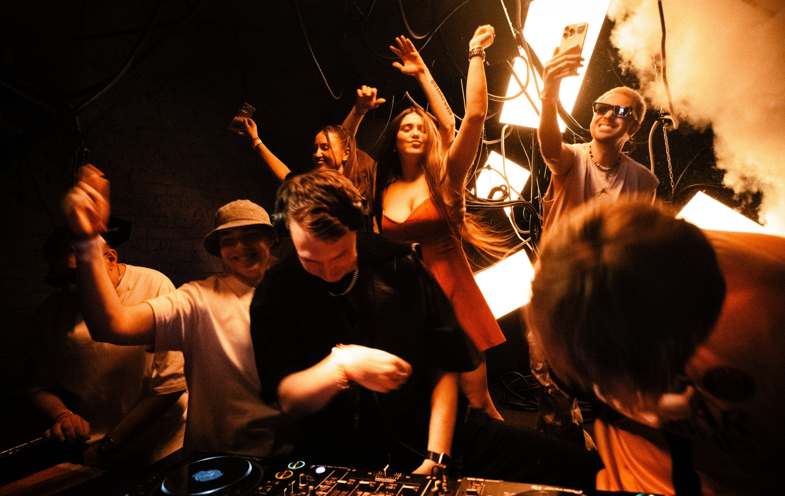 «Семья» х NIMAN / 2025. Саша Копылов, фотограф в Казани