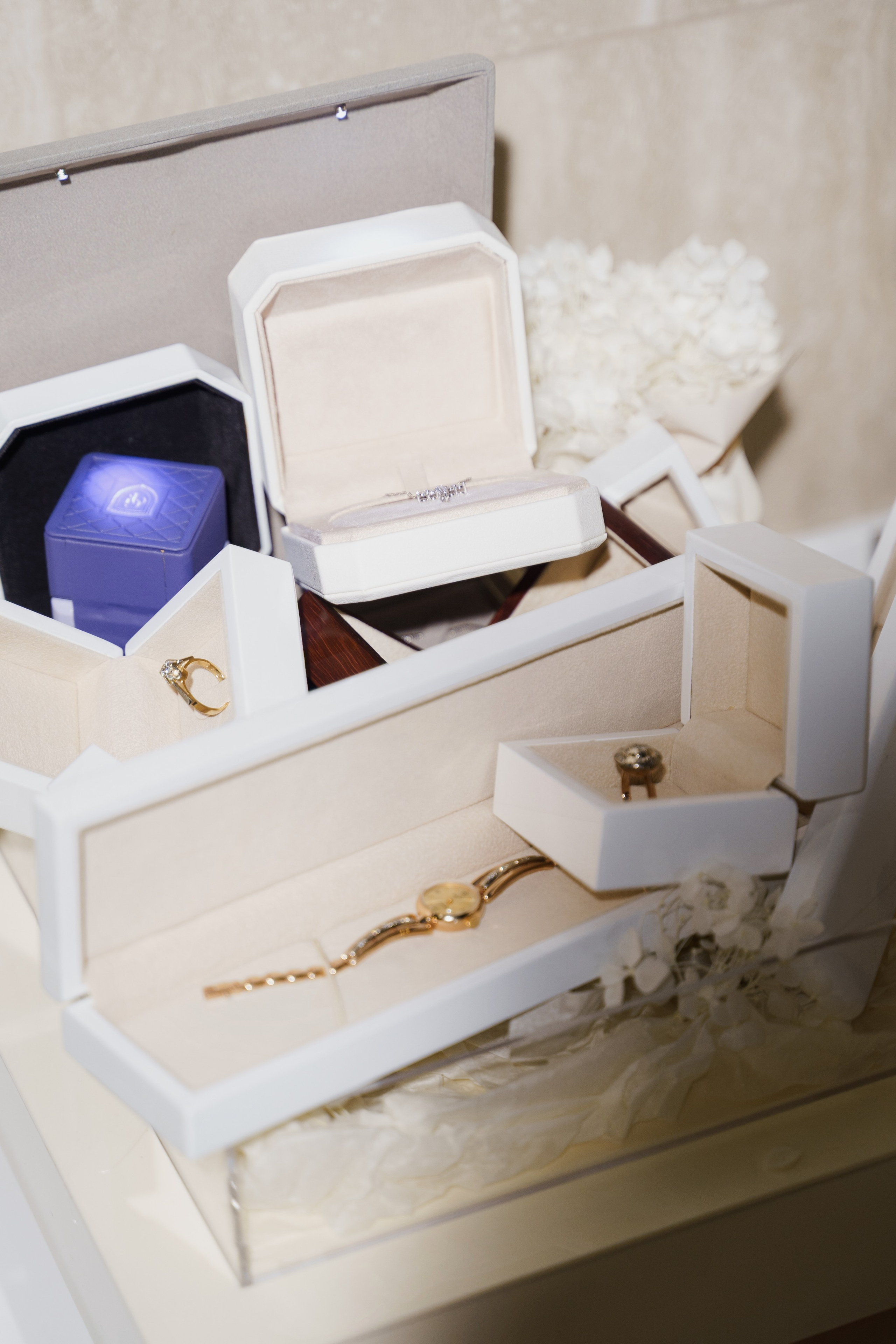 Красивое обручение на берегу чёрного моря в Лермонтово от ТВИНС СТУДИО. ТВИНС СТУДИО — лучшие свадебные фотографы и видеографы в Краснодаре